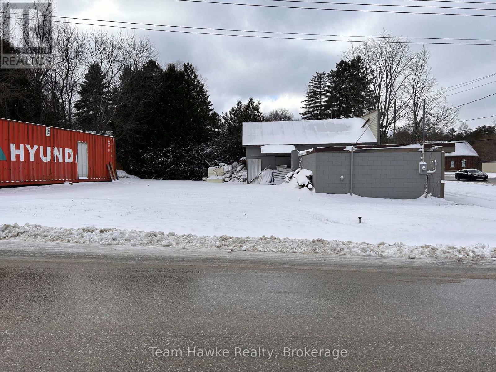 156 Robert Street, Penetanguishene, Ontario  L9M 1P8 - Photo 4 - S12012036