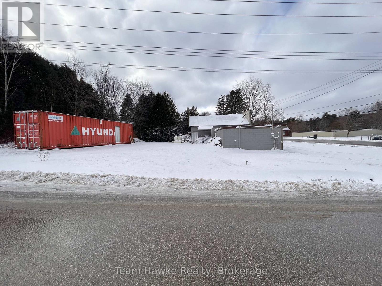 156 Robert Street, Penetanguishene, Ontario  L9M 1P8 - Photo 5 - S12012036