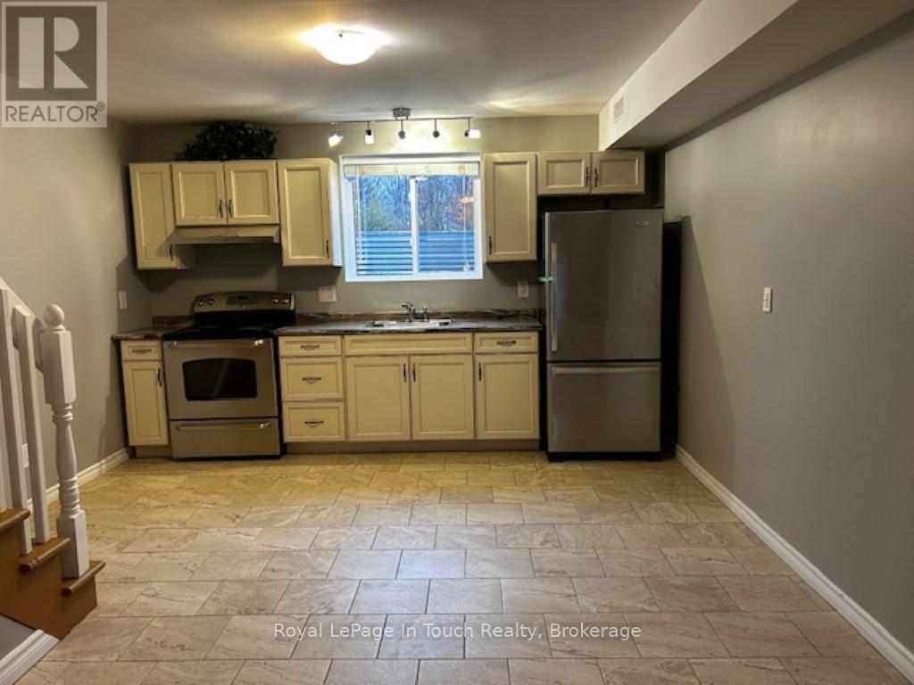 687 Montreal Street, Midland, Ontario  L4R 1G5 - Photo 15 - S12012040
