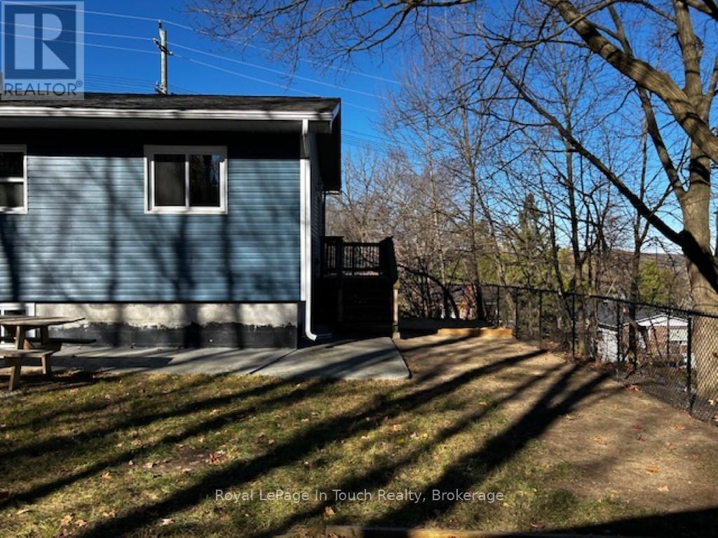 687 Montreal Street, Midland, Ontario  L4R 1G5 - Photo 4 - S12012040