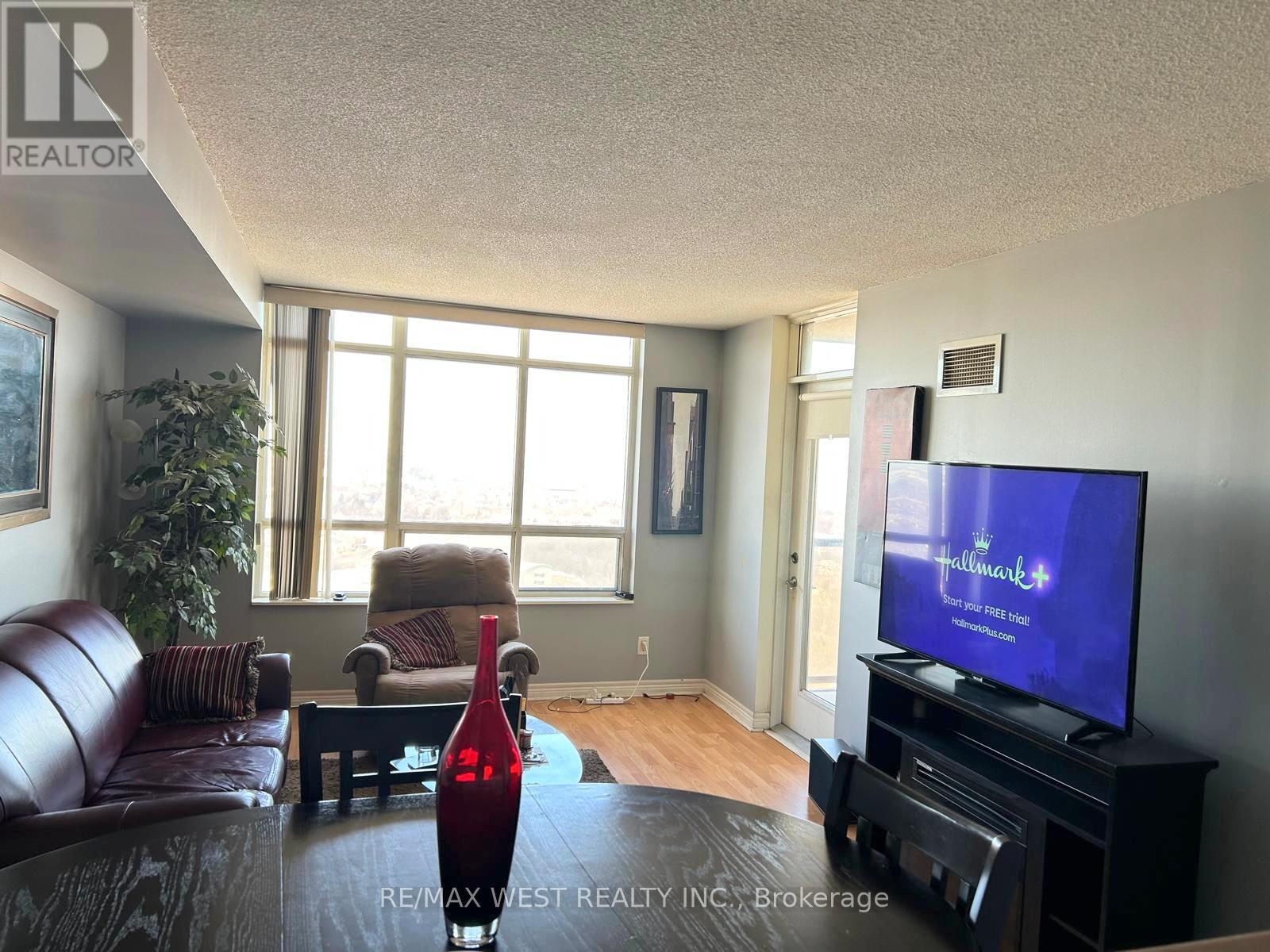 Property at 2703 - 710 HUMBERWOOD BOULEVARD image 4