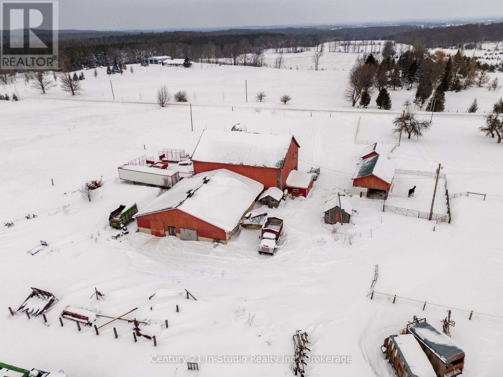 425158 Irish Lake Road, Grey Highlands, Ontario  N0C 1H0 - Photo 10 - X11939676