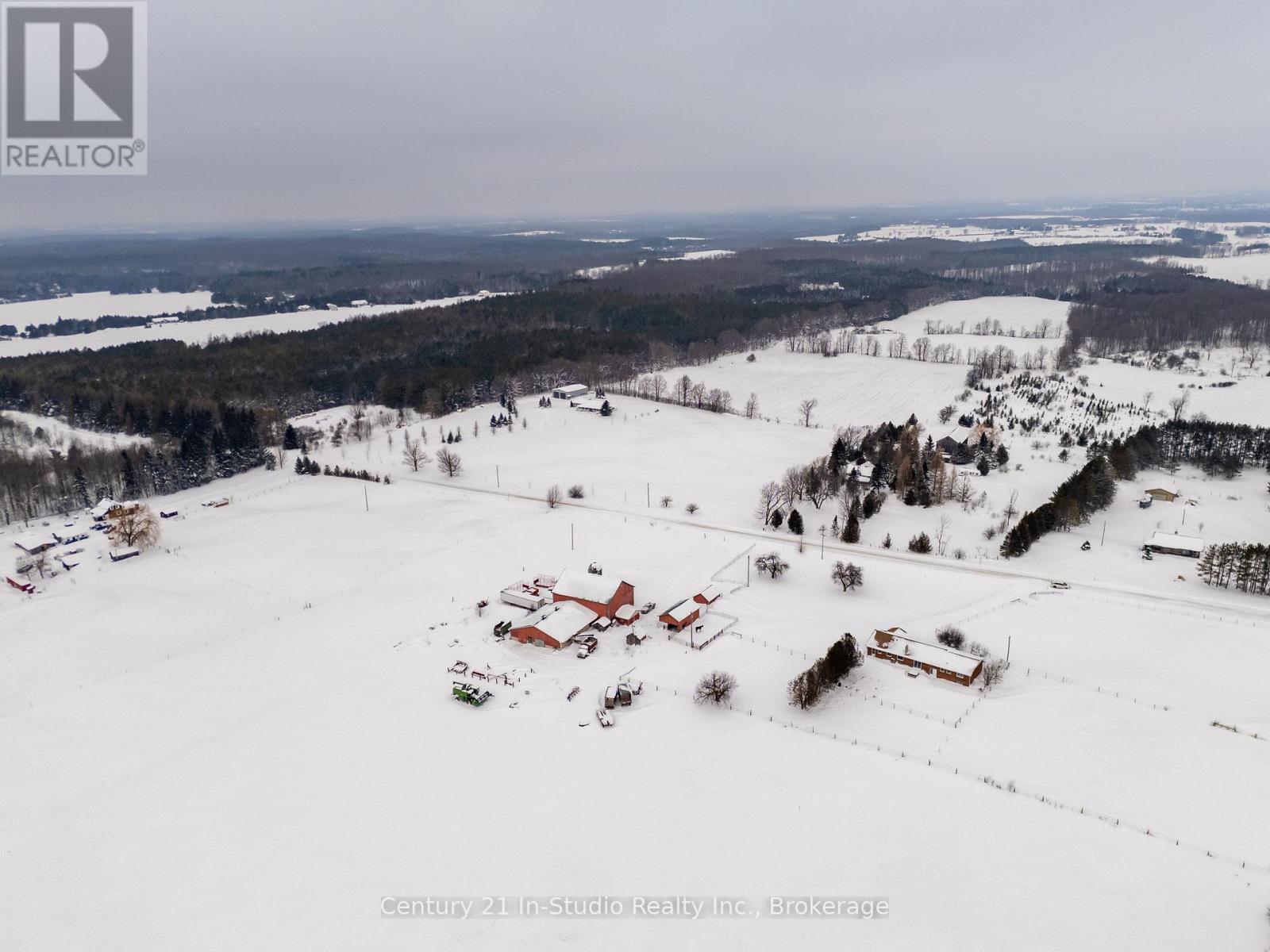 425158 Irish Lake Road, Grey Highlands, Ontario  N0C 1H0 - Photo 6 - X11939676