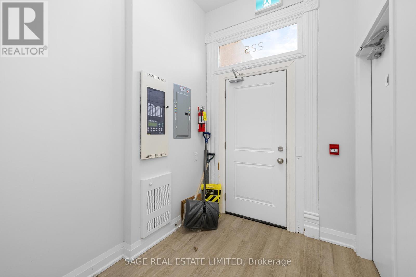 225 Carlton Street, Toronto, Ontario  M5A 2L2 - Photo 14 - C12012103