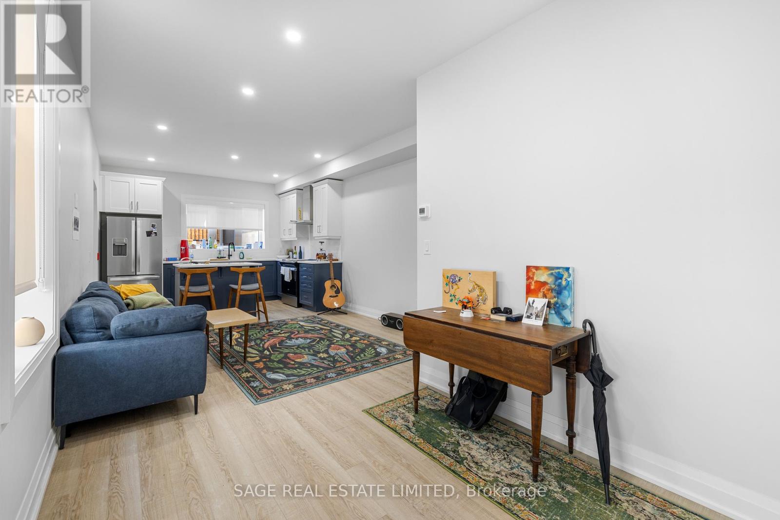 225 Carlton Street, Toronto, Ontario  M5A 2L2 - Photo 2 - C12012103