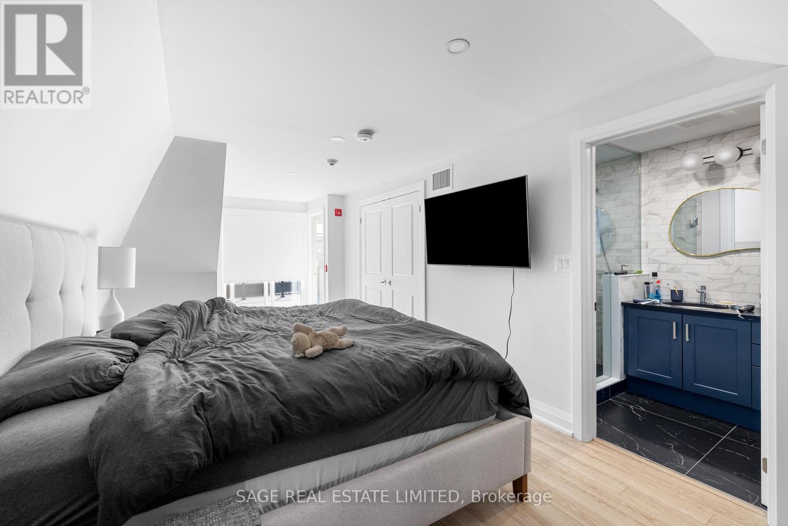 225 Carlton Street, Toronto, Ontario  M5A 2L2 - Photo 28 - C12012103