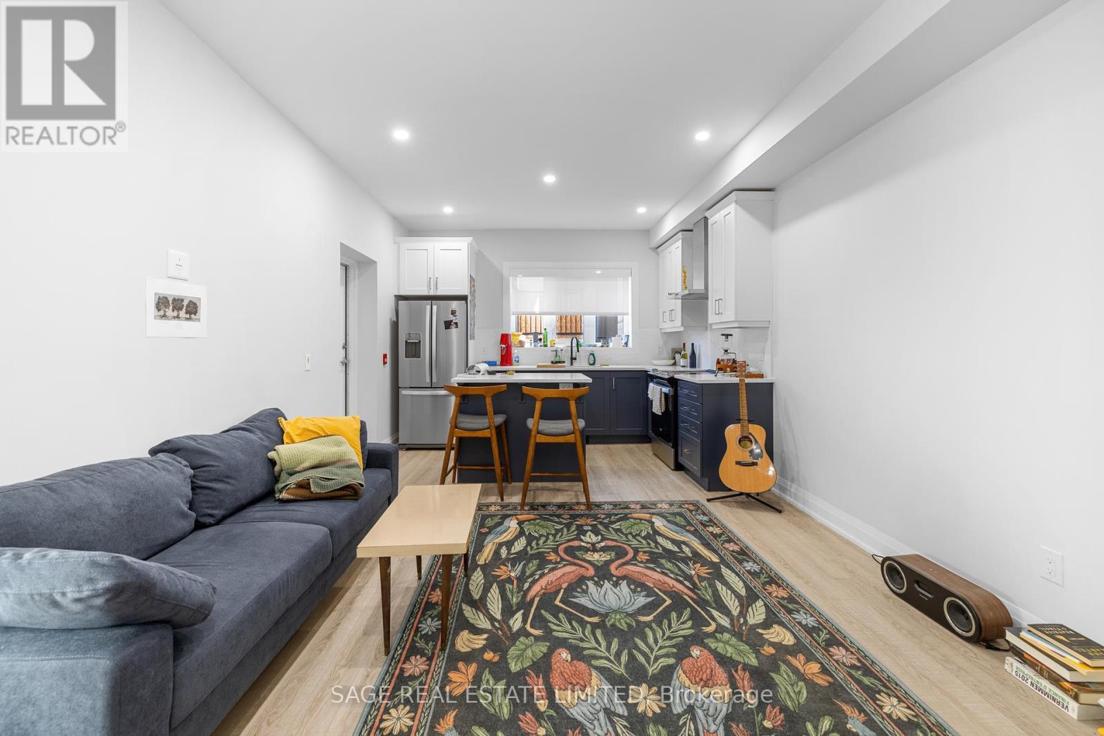 225 Carlton Street, Toronto, Ontario  M5A 2L2 - Photo 4 - C12012103
