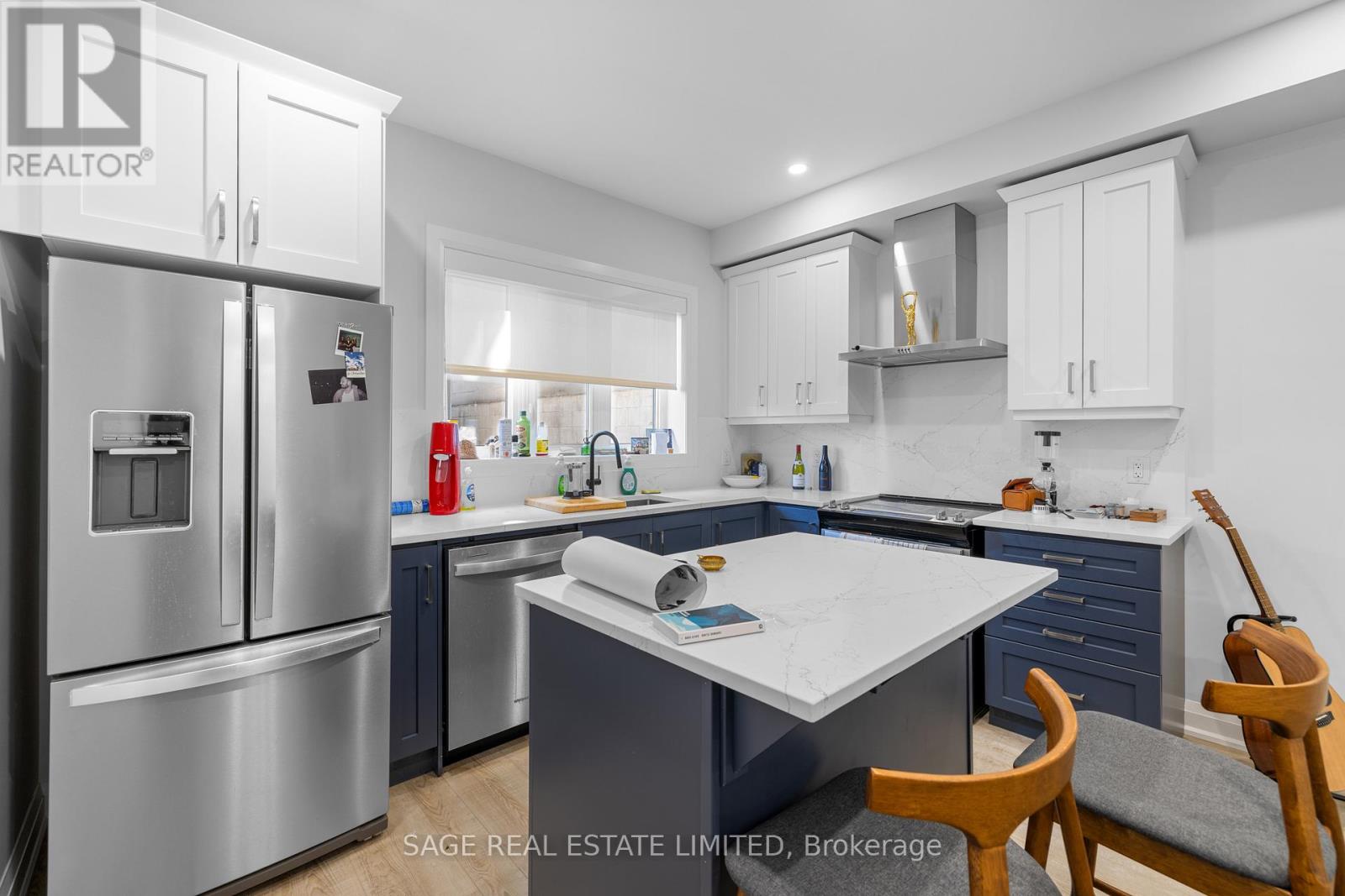 225 Carlton Street, Toronto, Ontario  M5A 2L2 - Photo 5 - C12012103