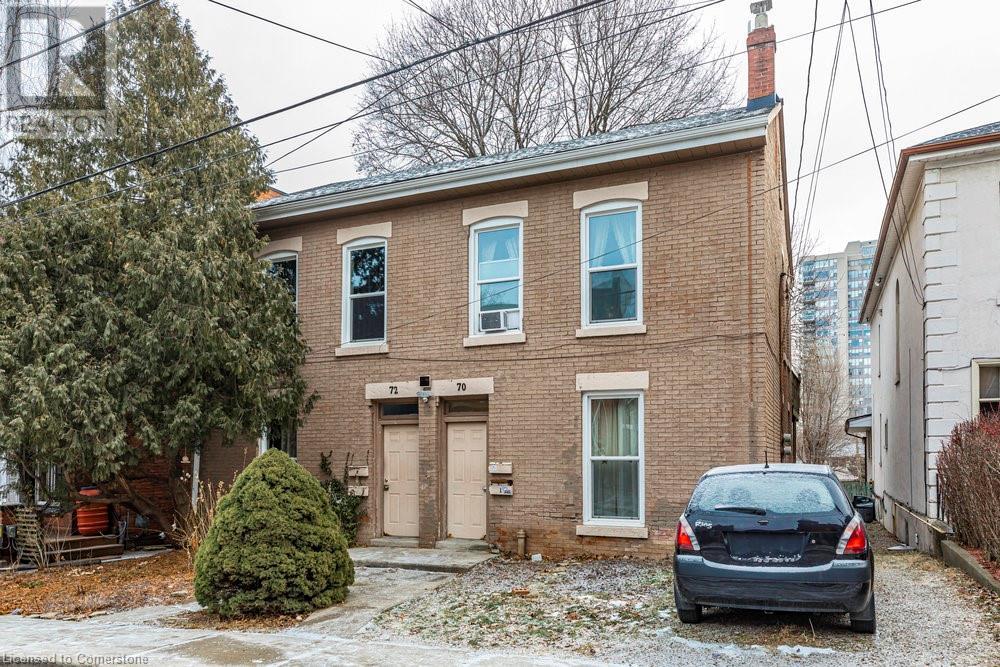 Property at 70 PEARL Street N image 1
