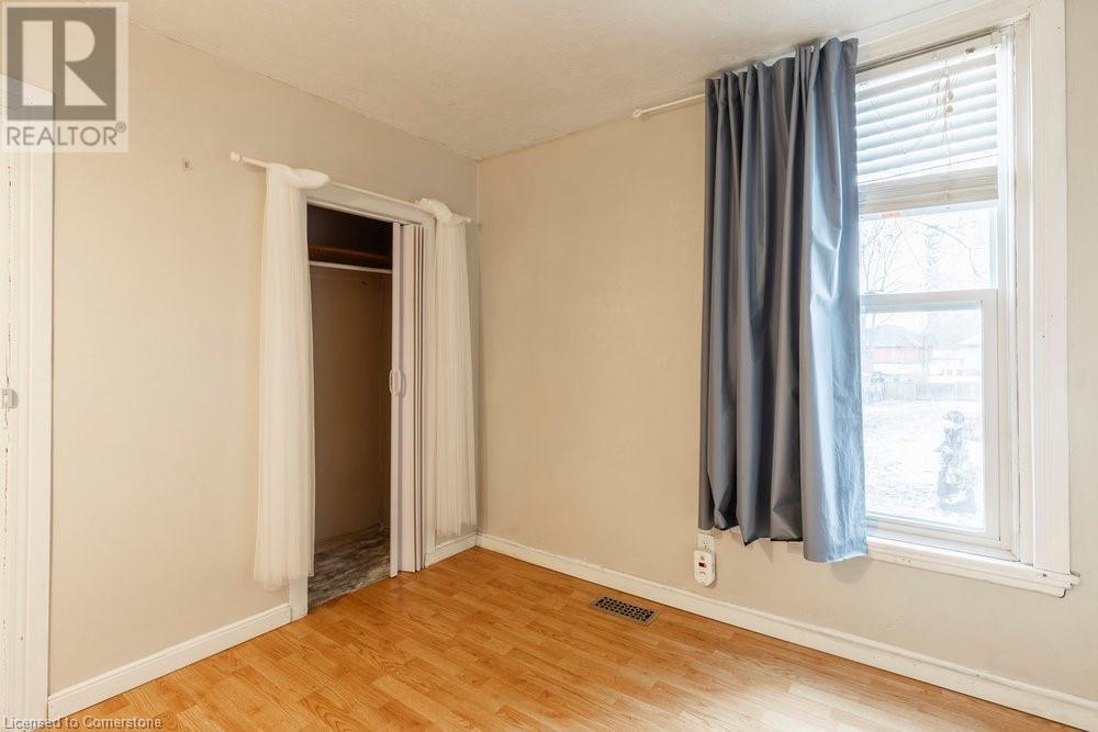 Property at 70 PEARL Street N image 4