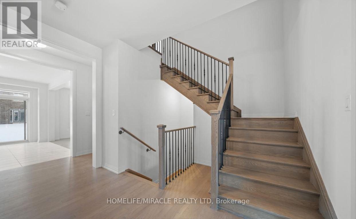 12 Sandhill Crescent, Adjala-Tosorontio (Colgan), Ontario  L0G 1W0 - Photo 7 - N12011961
