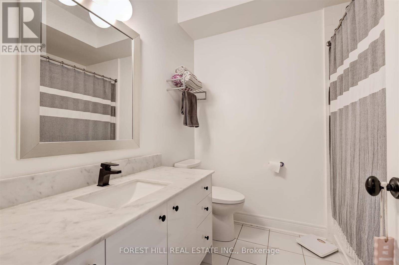 111 Powseland Crescent, Vaughan, Ontario  L4L 0C5 - Photo 17 - N12011975