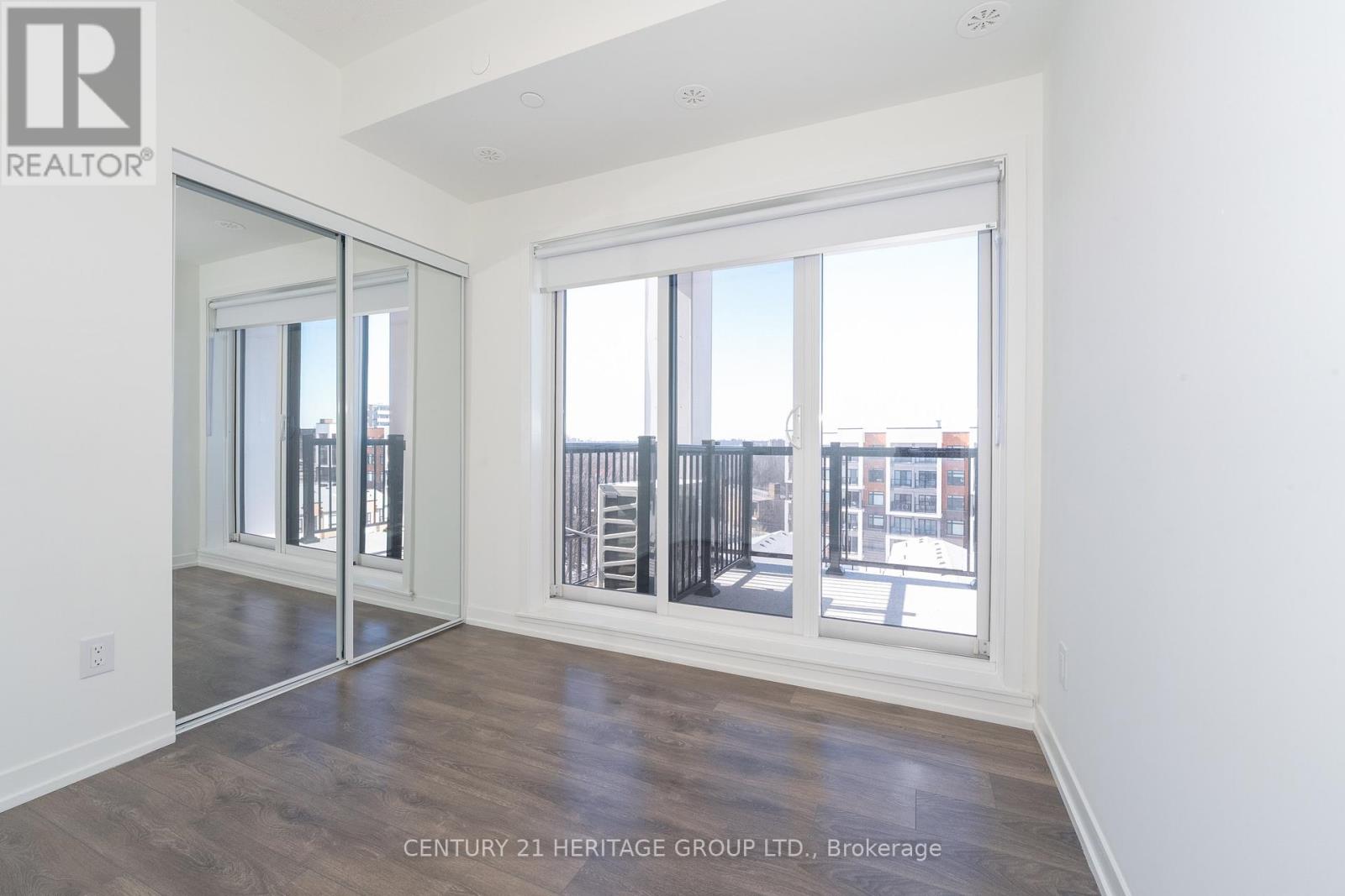 602 - 135 Canon Jackson Drive, Toronto, Ontario  M6M 0C3 - Photo 8 - W12012062