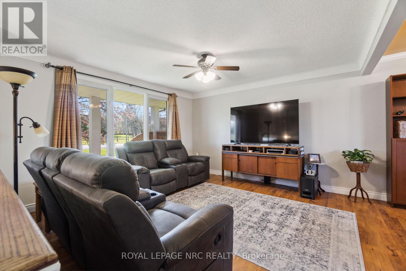 883 Ridge Rd N Road, Fort Erie (Ridgeway), Ontario  L0S 1N0 - Photo 7 - X12012213