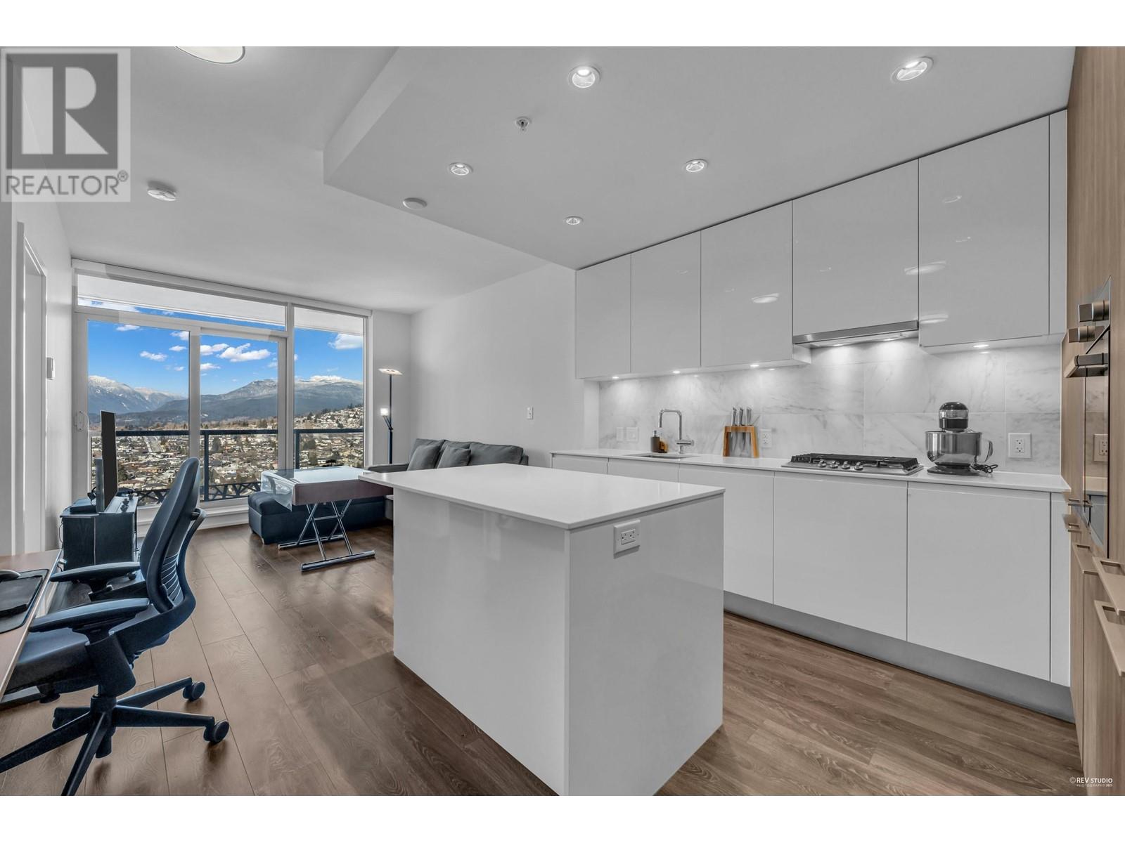 2111 1955 ALPHA WAY, burnaby, British Columbia