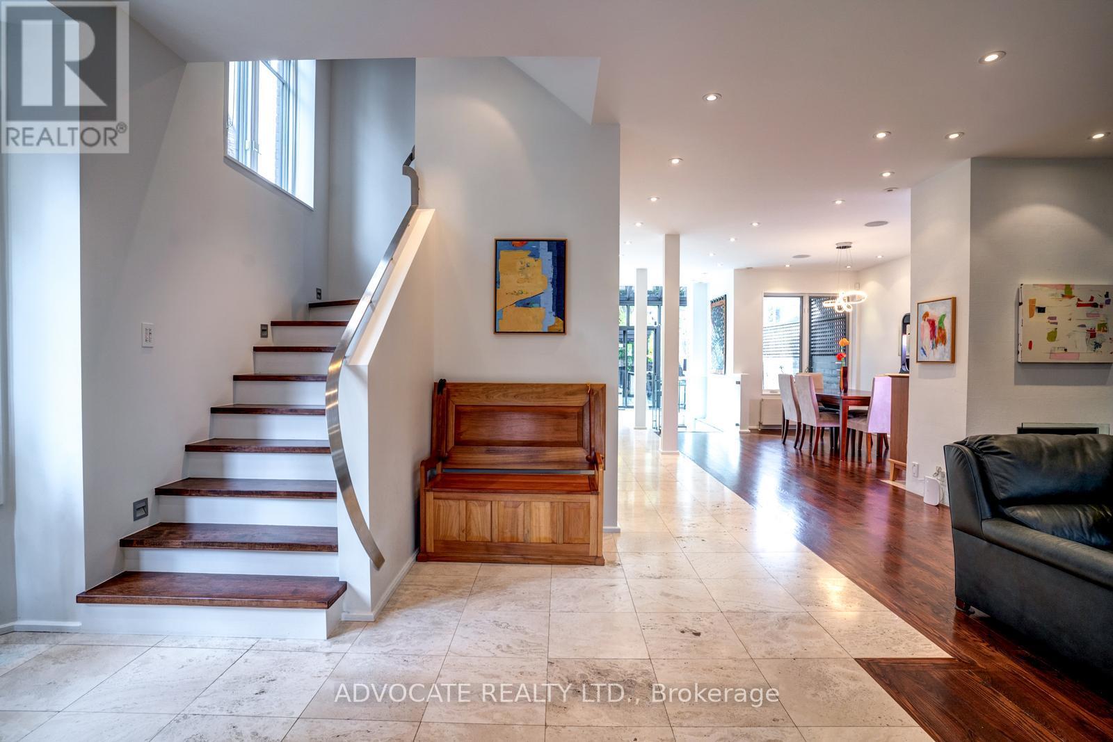 Property at 122 WALMER ROAD image 5