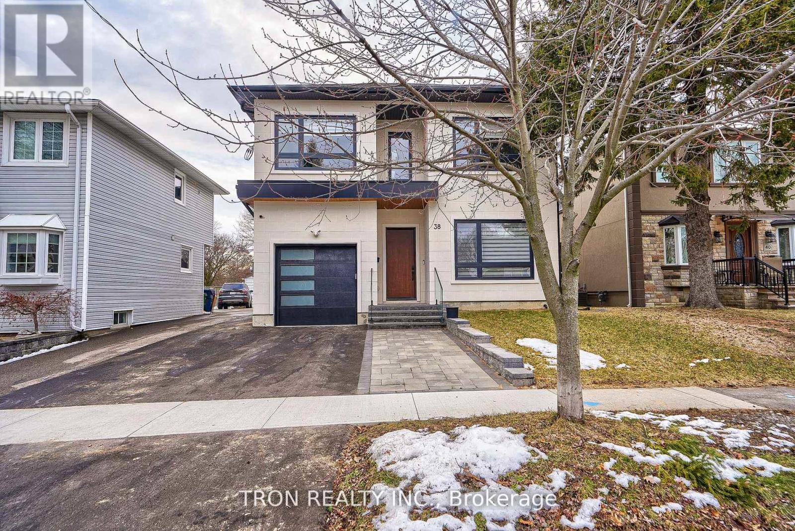 Property at 38 UNO DRIVE image 1