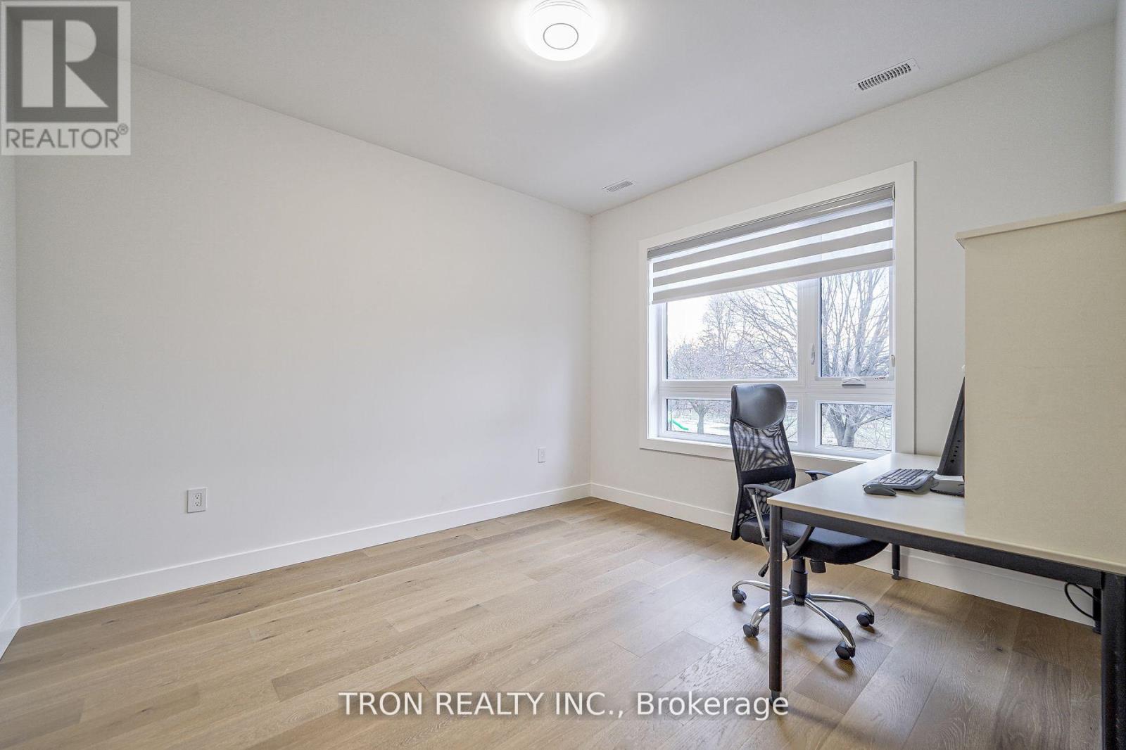 38 Uno Drive, Toronto, Ontario  M8Z 3N8 - Photo 18 - W12012155