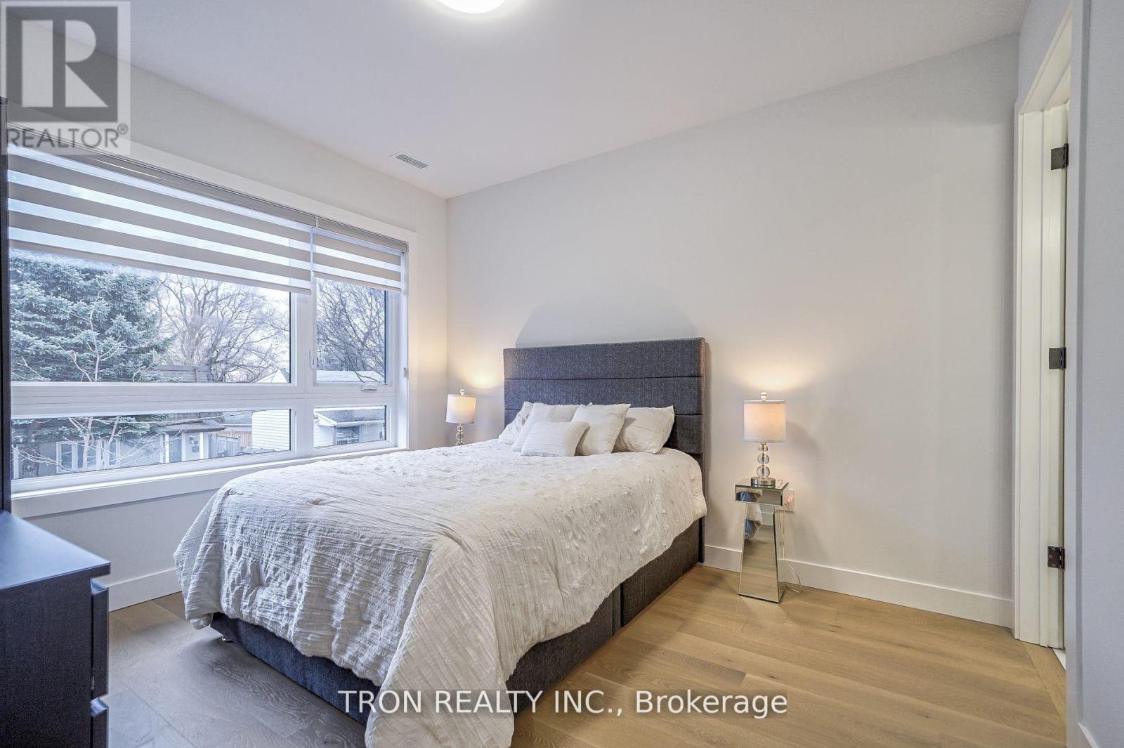38 Uno Drive, Toronto, Ontario  M8Z 3N8 - Photo 19 - W12012155
