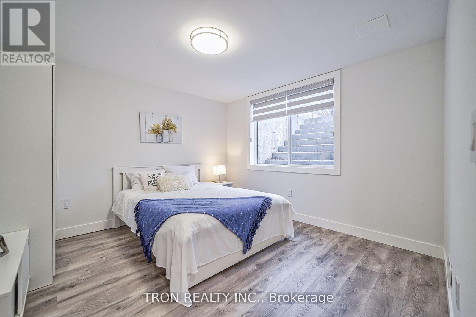 38 Uno Drive, Toronto, Ontario  M8Z 3N8 - Photo 26 - W12012155