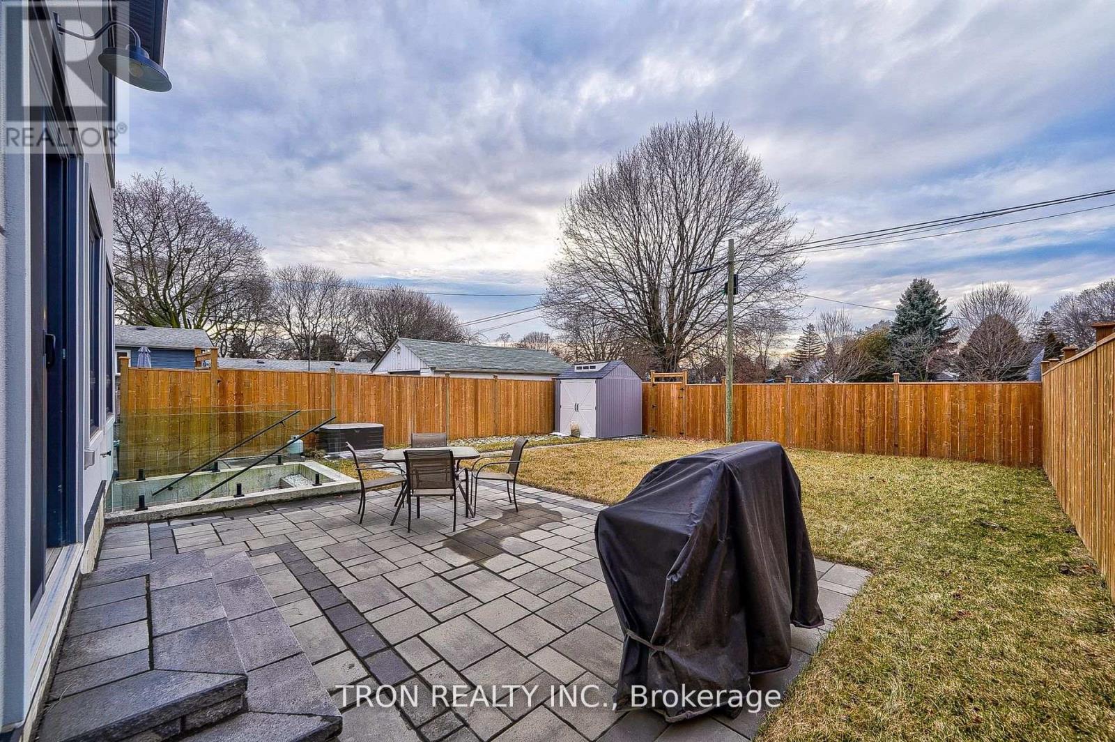 38 Uno Drive, Toronto, Ontario  M8Z 3N8 - Photo 28 - W12012155