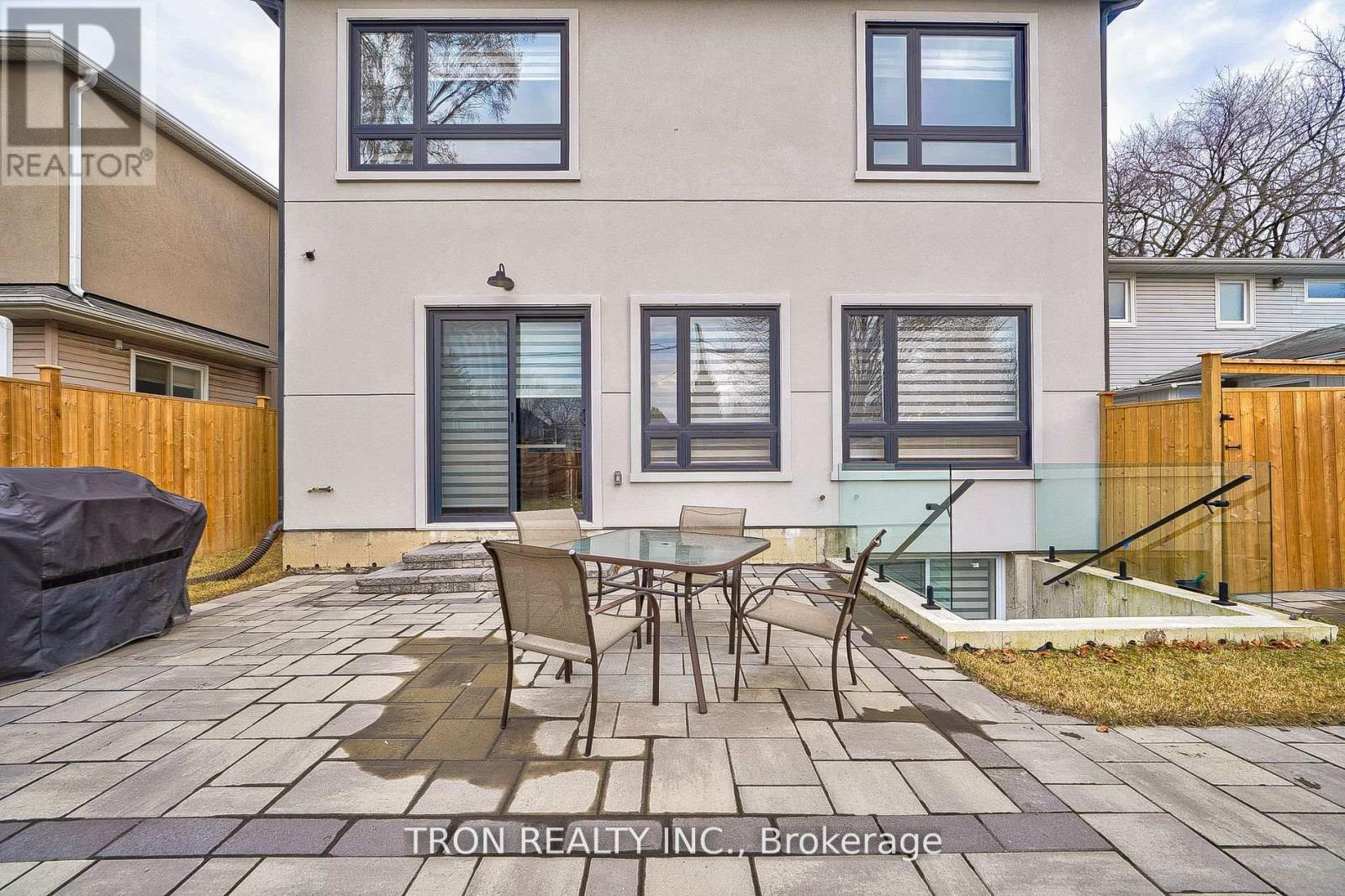 38 Uno Drive, Toronto, Ontario  M8Z 3N8 - Photo 29 - W12012155