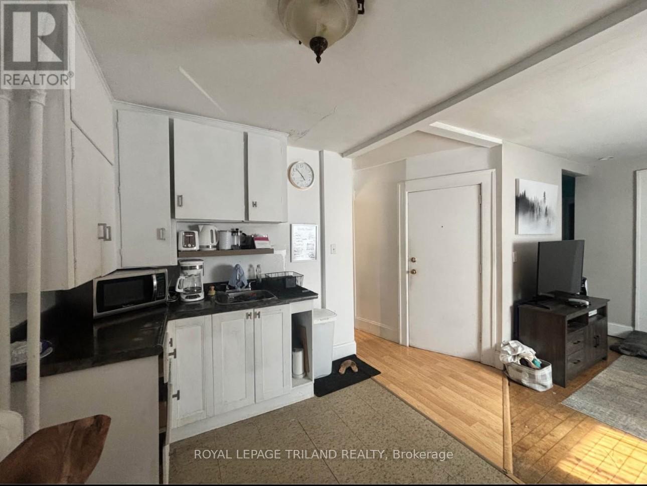 Photo 21 of 41 for 91 Curtis Street