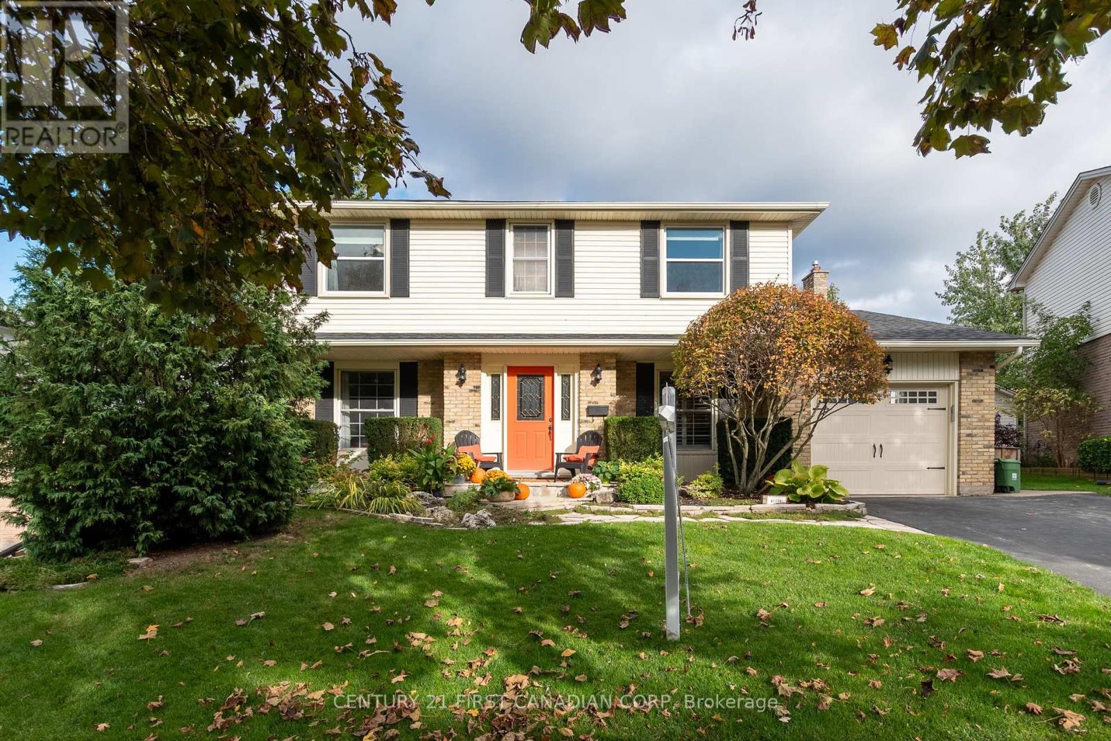 Photo 2 of 40 for 178 Guildford Crescent