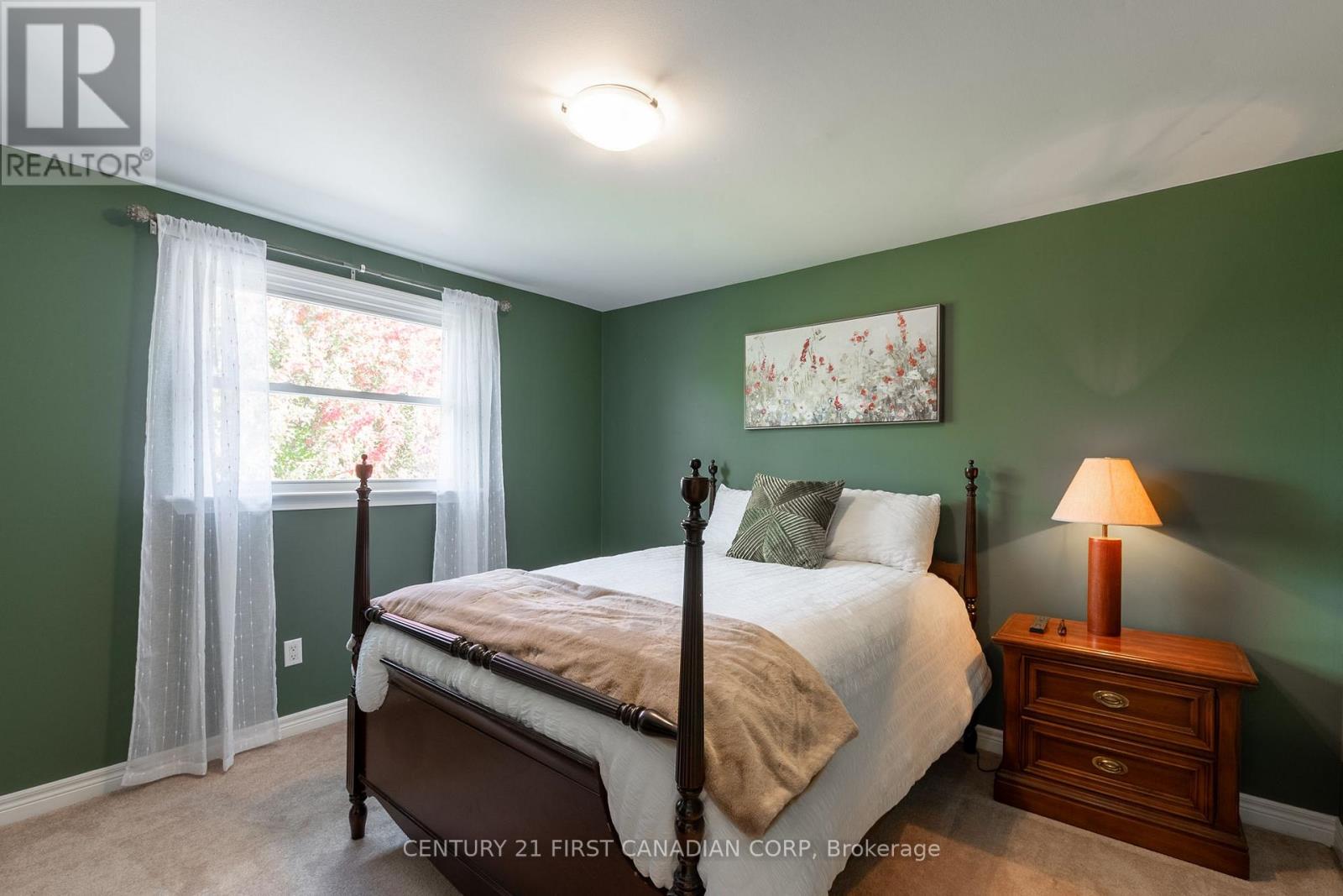 Photo 21 of 40 for 178 Guildford Crescent