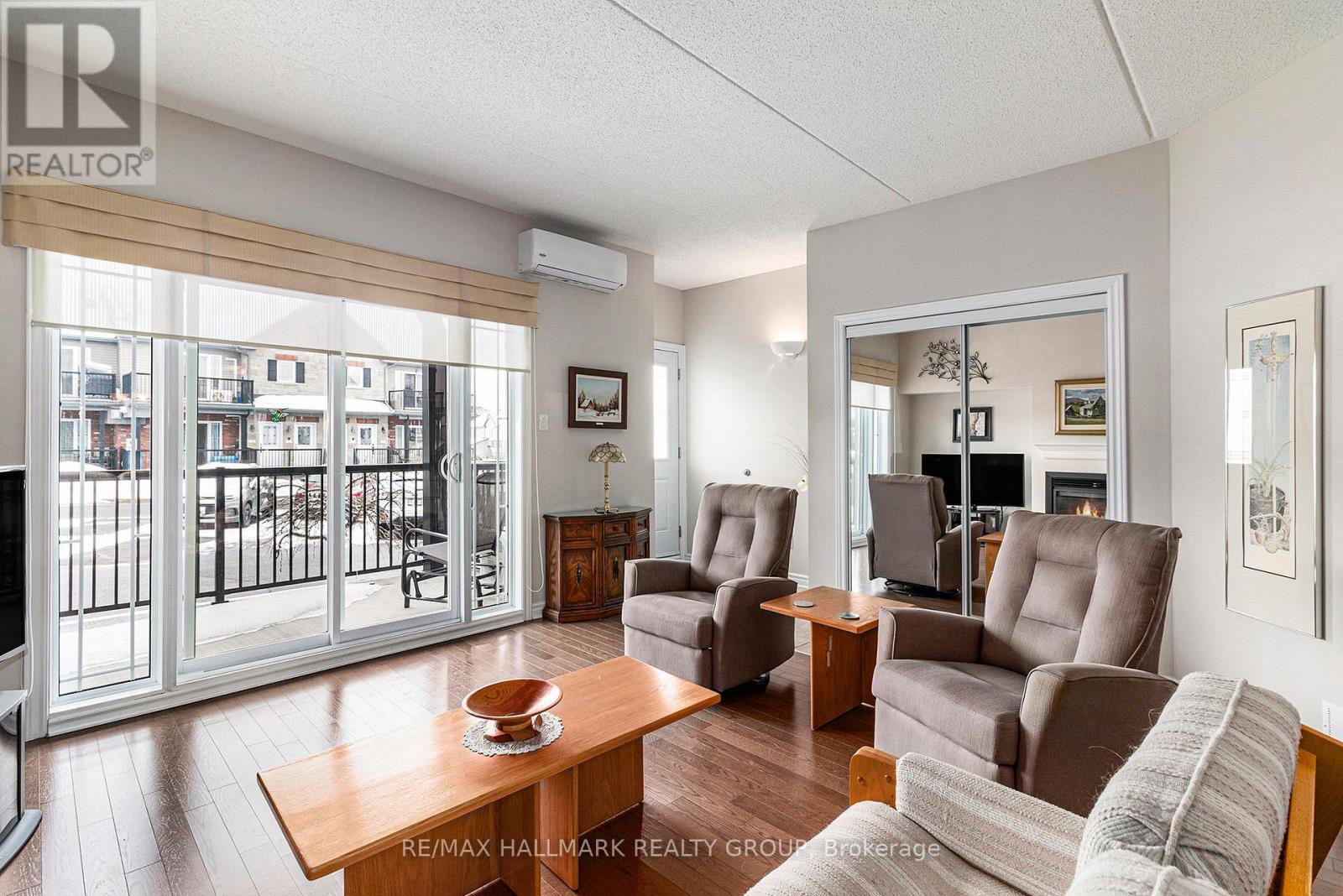 404 - 201 Eliot Drive, Clarence-Rockland, Ontario  K4K 0G4 - Photo 5 - X12012313