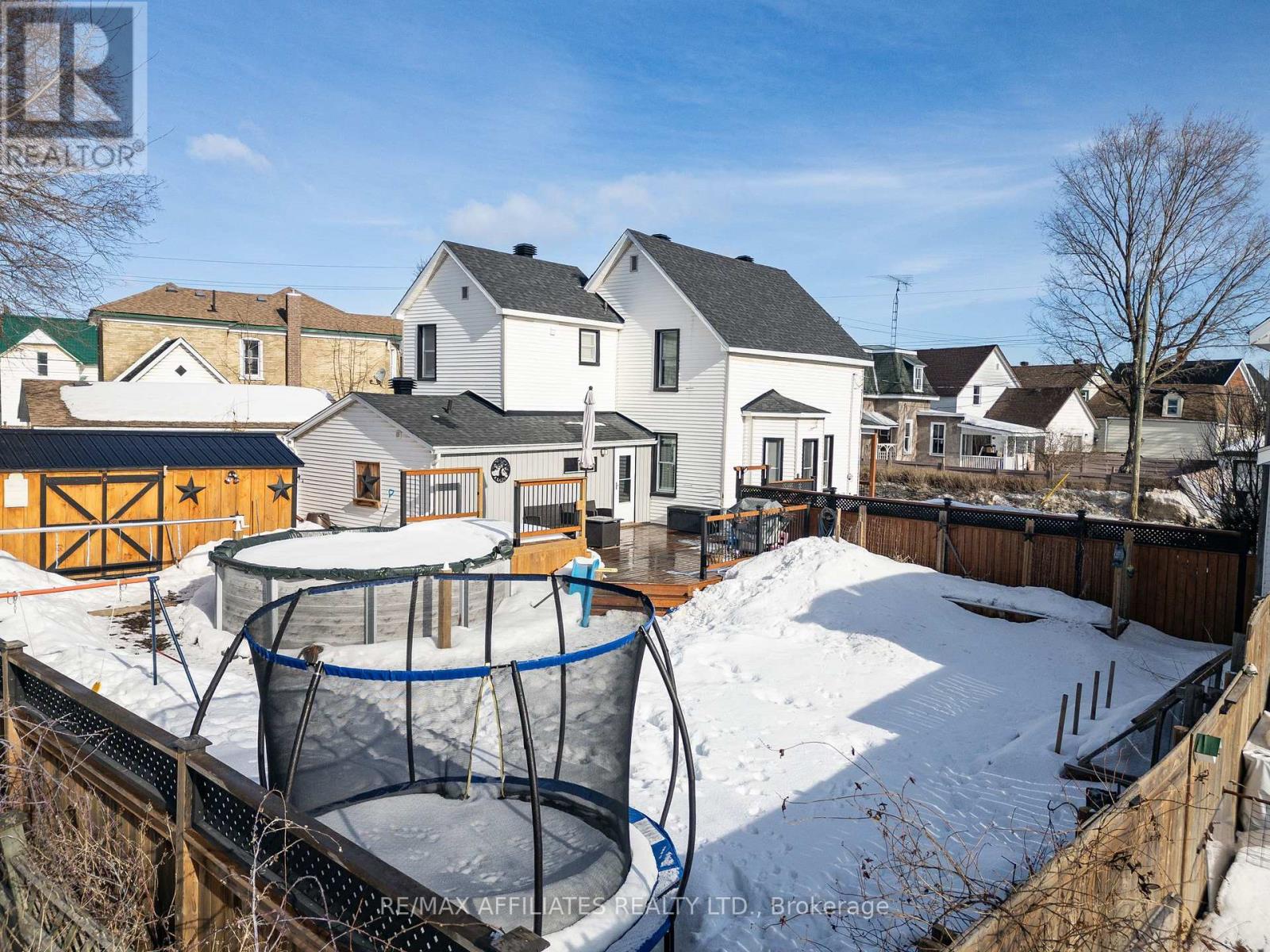 Property at 18 WINNIFRED STREET N image 4