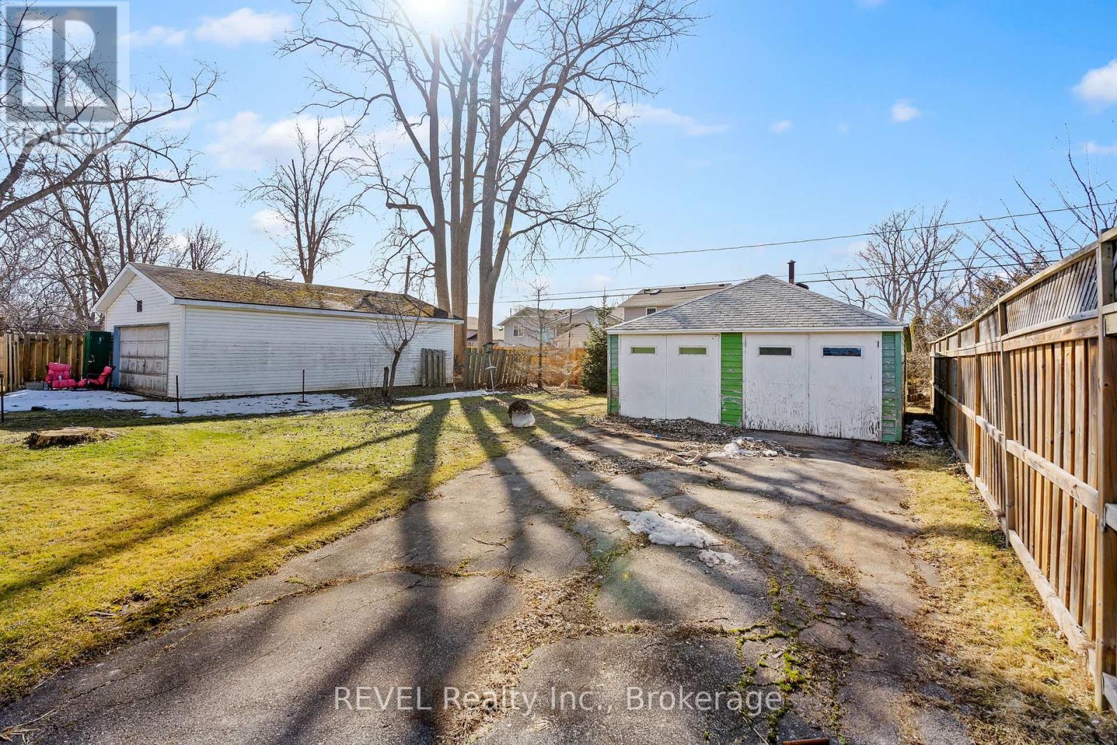 447 Crescent Road, Fort Erie, Ontario  L2A 4P6 - Photo 21 - X12012280