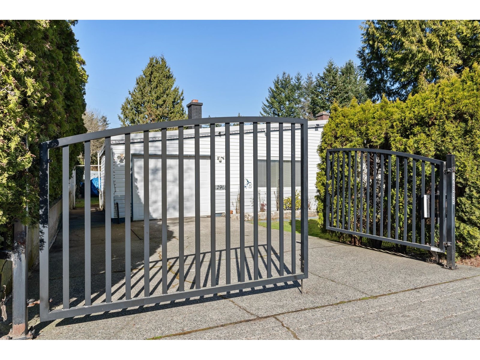 Property at 12905 104 AVENUE image 2