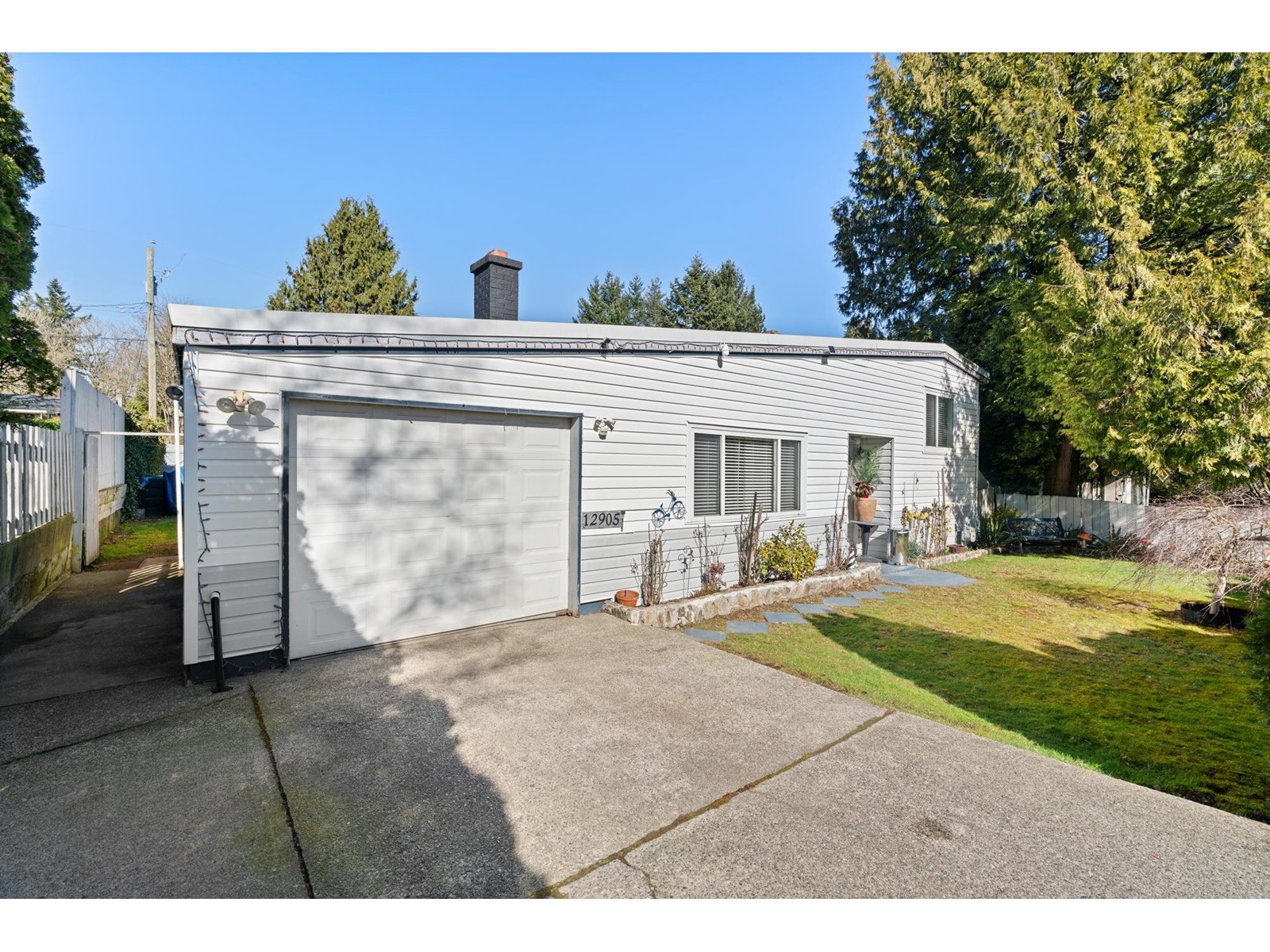 12905 104 Avenue, Surrey, British Columbia  V3T 1T6 - Photo 3 - R2975353