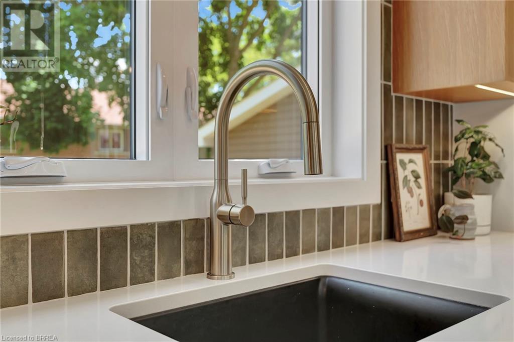 Photo 17 of 50 for 21 North Street