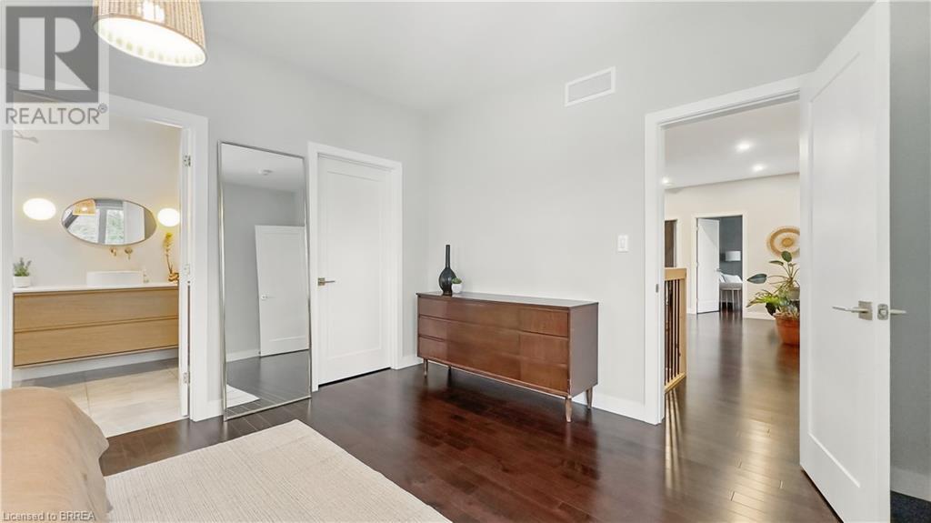 Photo 35 of 50 for 21 North Street