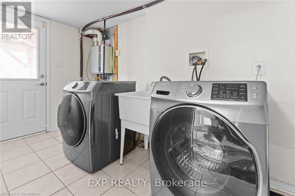 Property at 2329 SADDLECREEK Crescent image 5