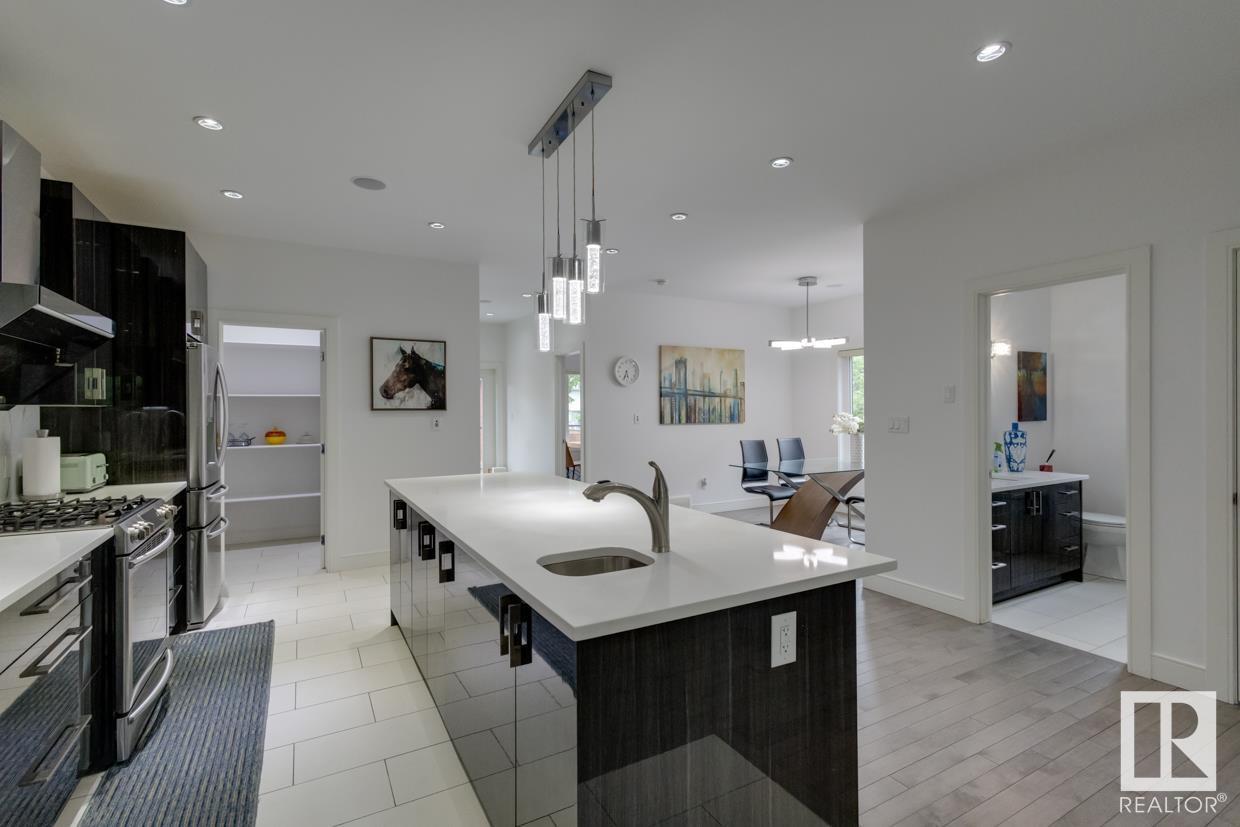 Property at 11045 85 AV NW image 4