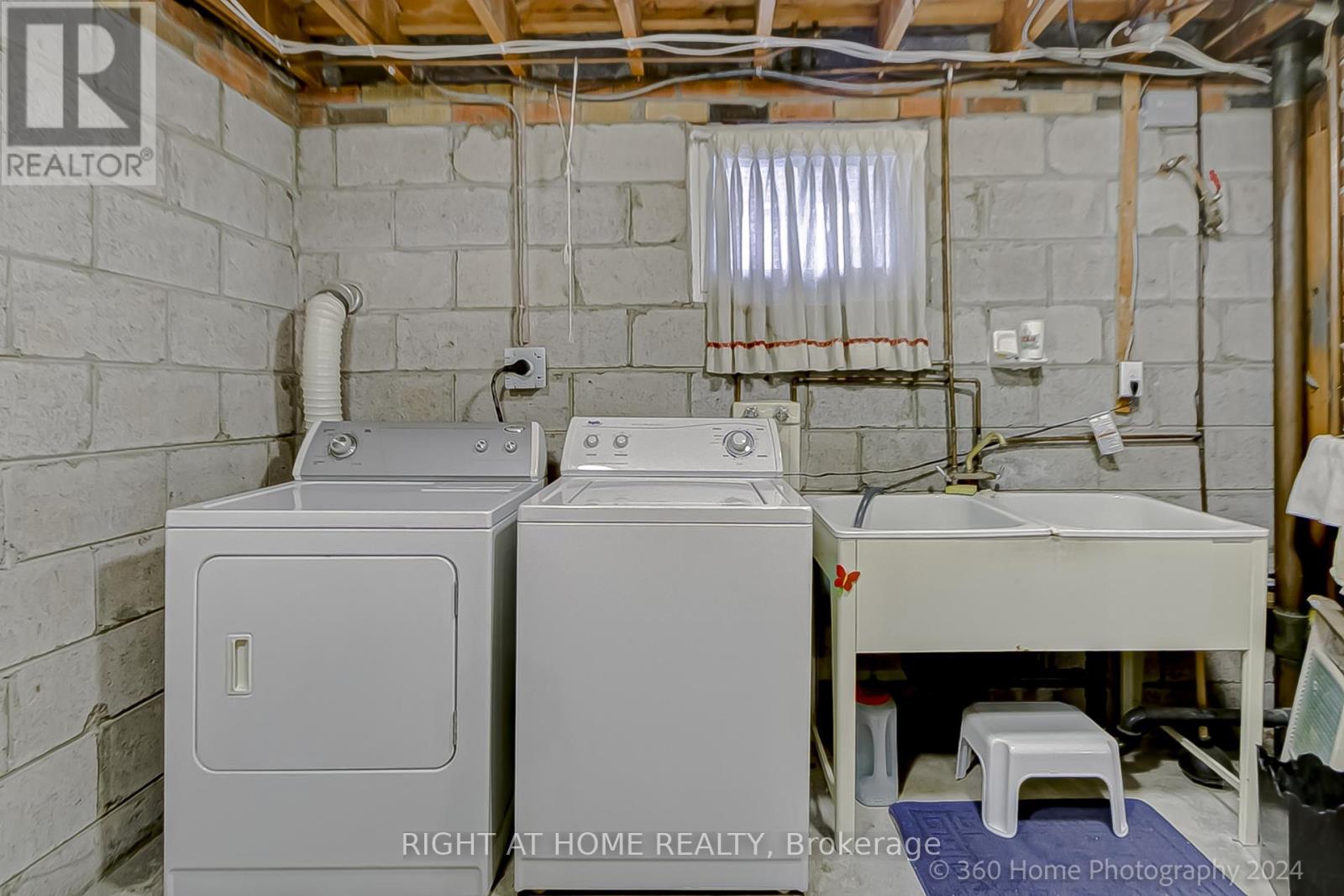 19 Martini Drive, Toronto (Brookhaven-Amesbury), Ontario  M6M 4X4 - Photo 23 - W12012285