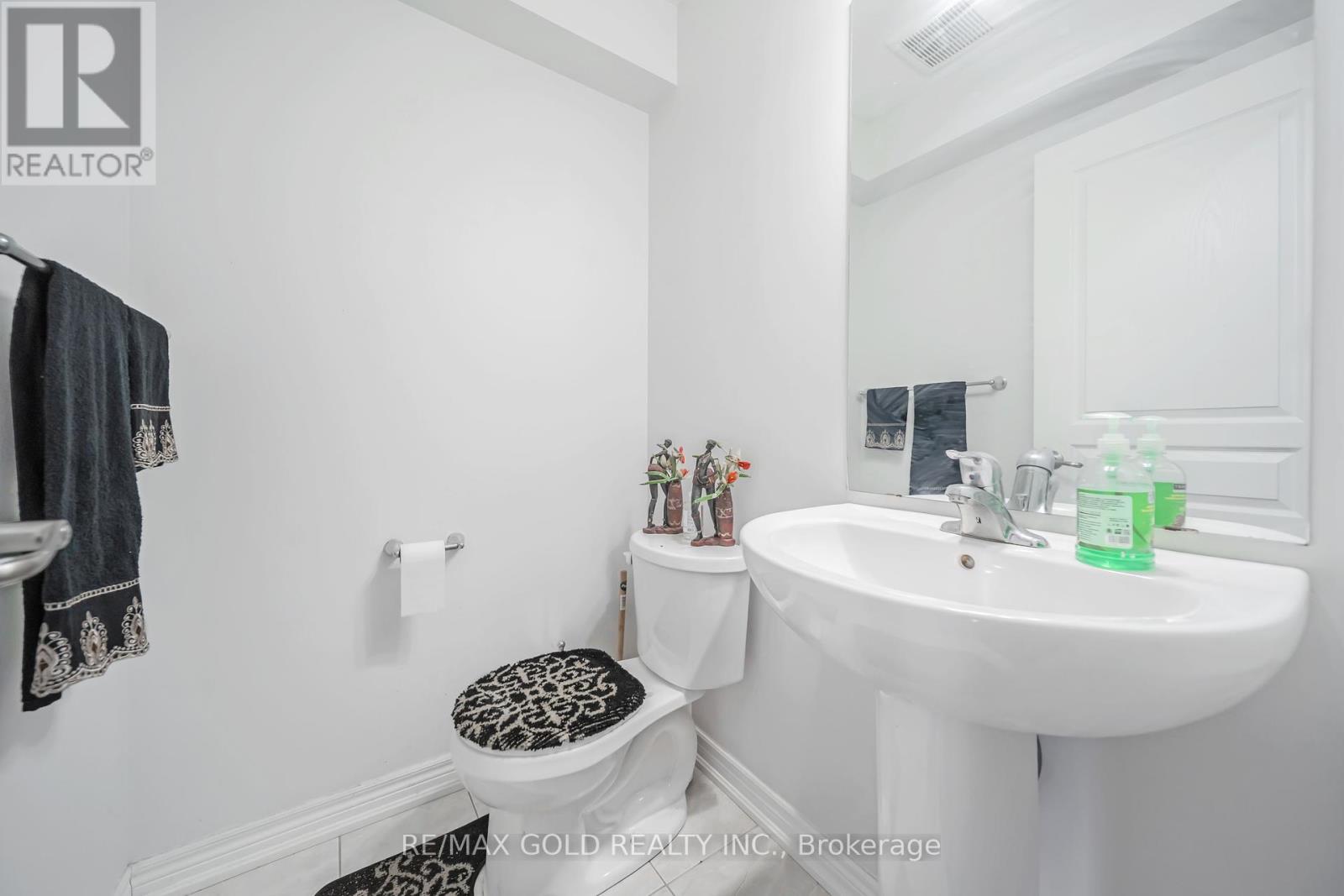 Property at 80 MONARCH STREET image 4