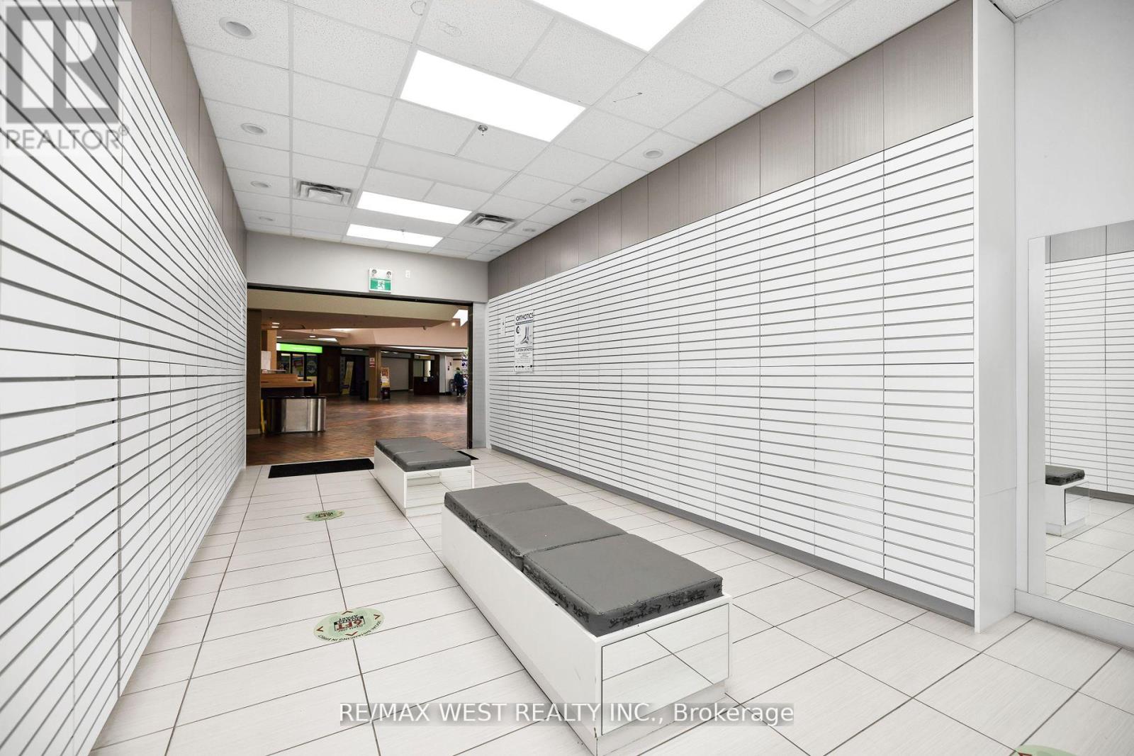33b - 227 Vodden Street, Brampton (Madoc), Ontario  L6V 1N2 - Photo 4 - W12012358