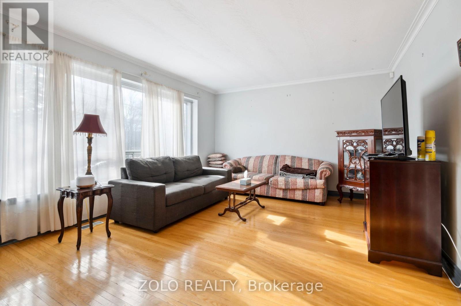 Property at 65 RIDGE POINT CRESCENT image 4