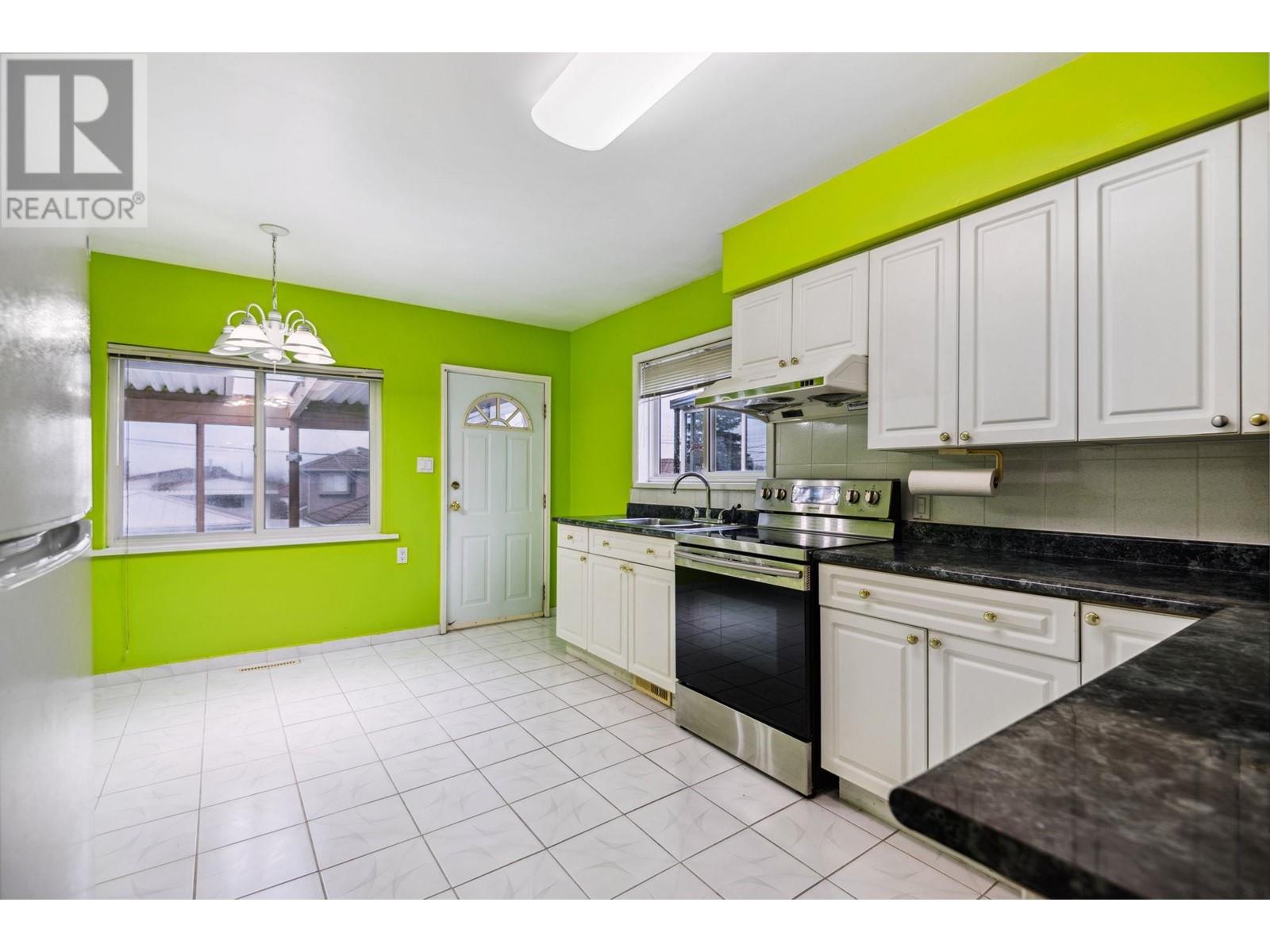 3055 E 24th Avenue, Vancouver, British Columbia  V5R 1E7 - Photo 6 - R2976189
