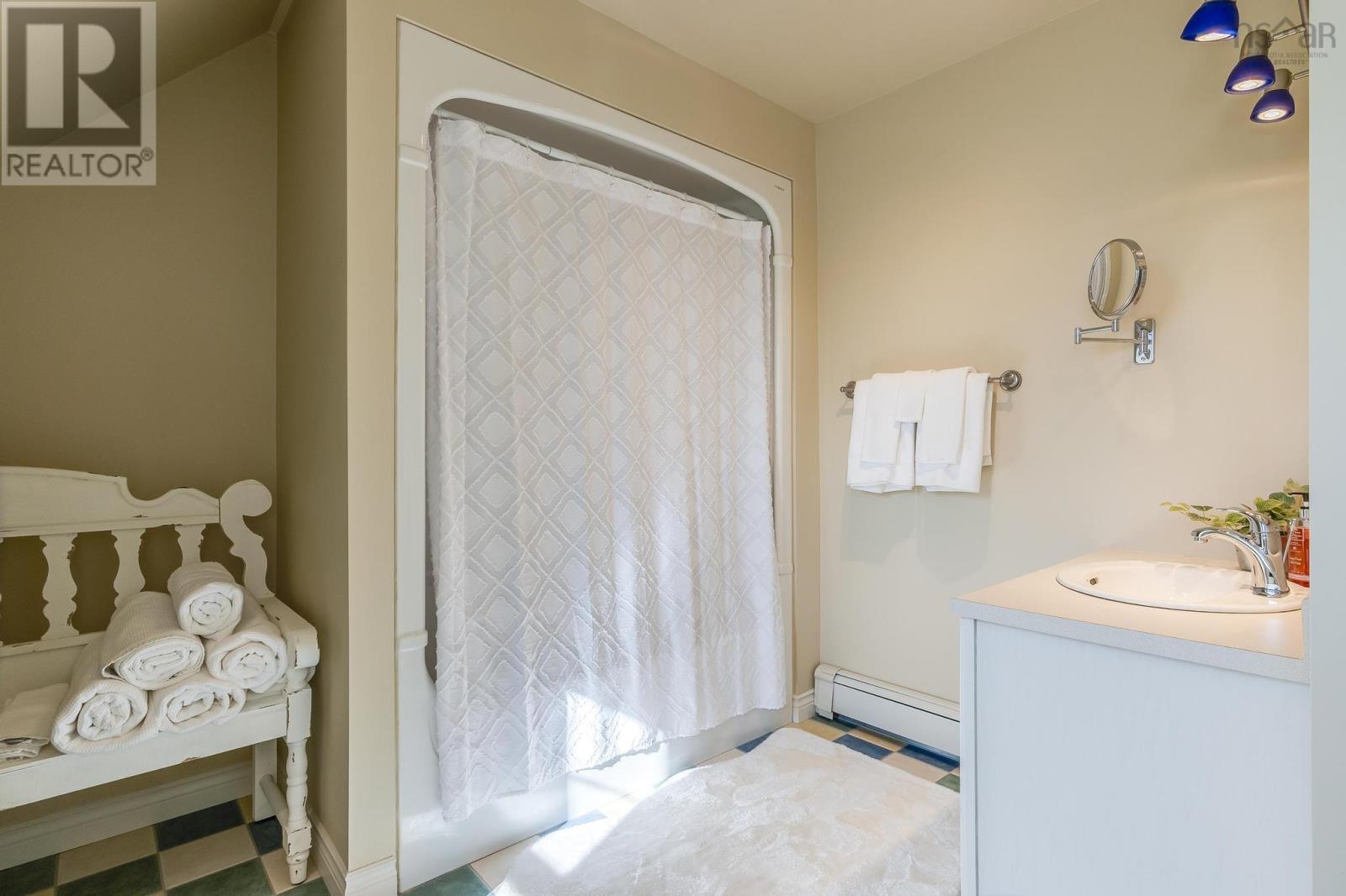 20 Harvey Drive, Baddeck, Nova Scotia  B0E 1B0 - Photo 40 - 202504590