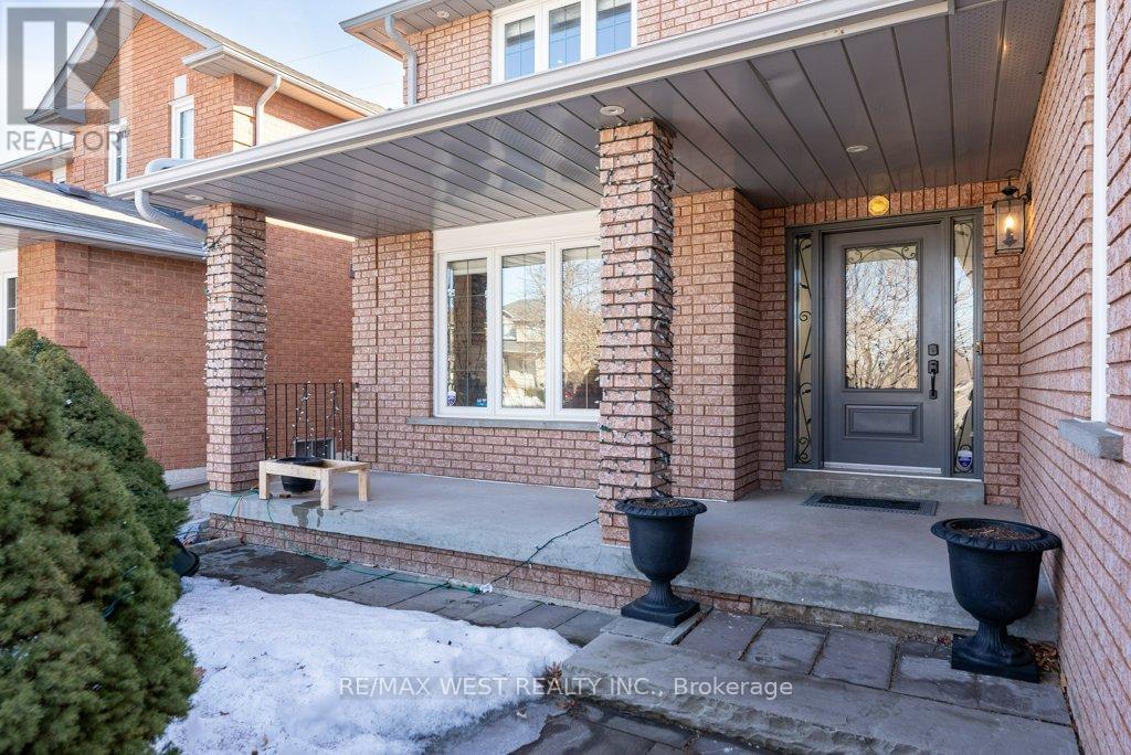 196 Mapes Avenue, Vaughan, Ontario  L4L 8R8 - Photo 2 - N12012461