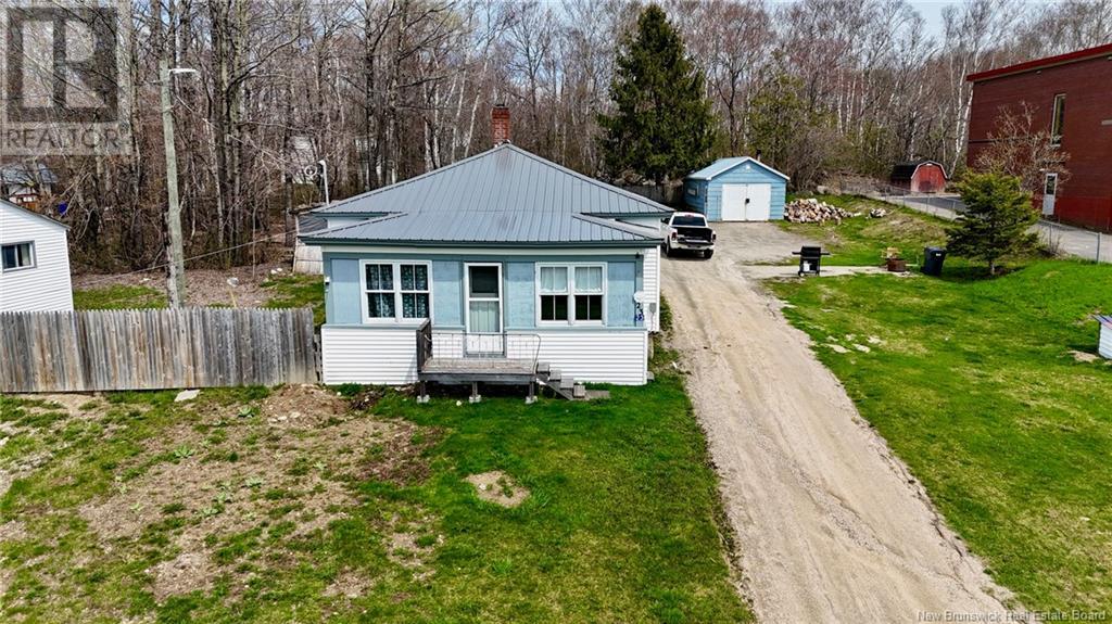 23 Rose Street, Mcadam, New Brunswick  E6J 1Z1 - Photo 1 - NB106510