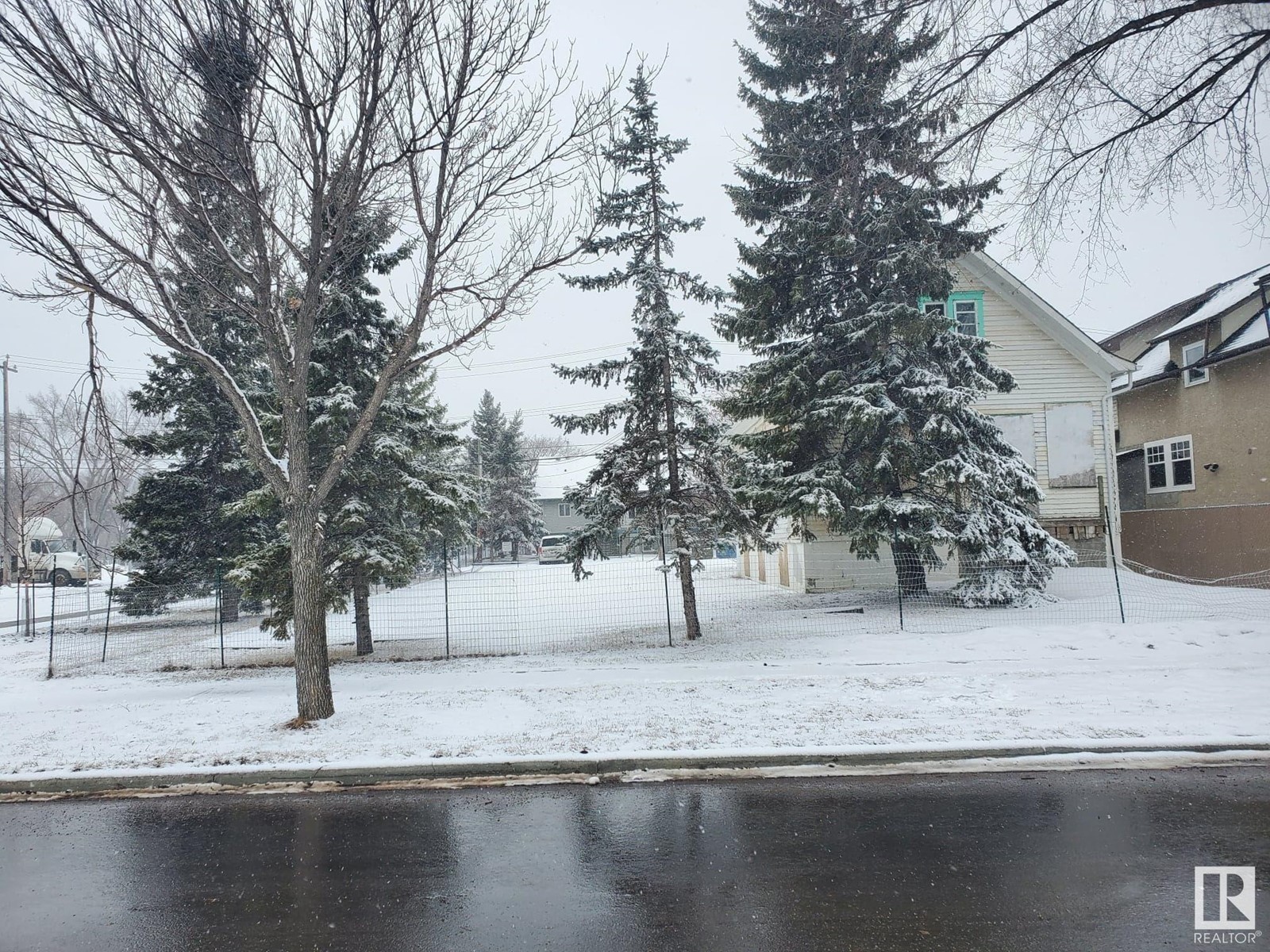 Property at 11906 76 ST NW image