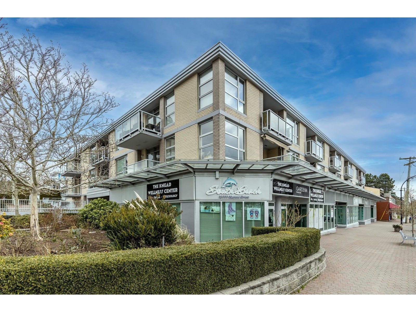 103 15777 Marine Drive, White Rock, British Columbia  V4B 1E5 - Photo 1 - R2974538