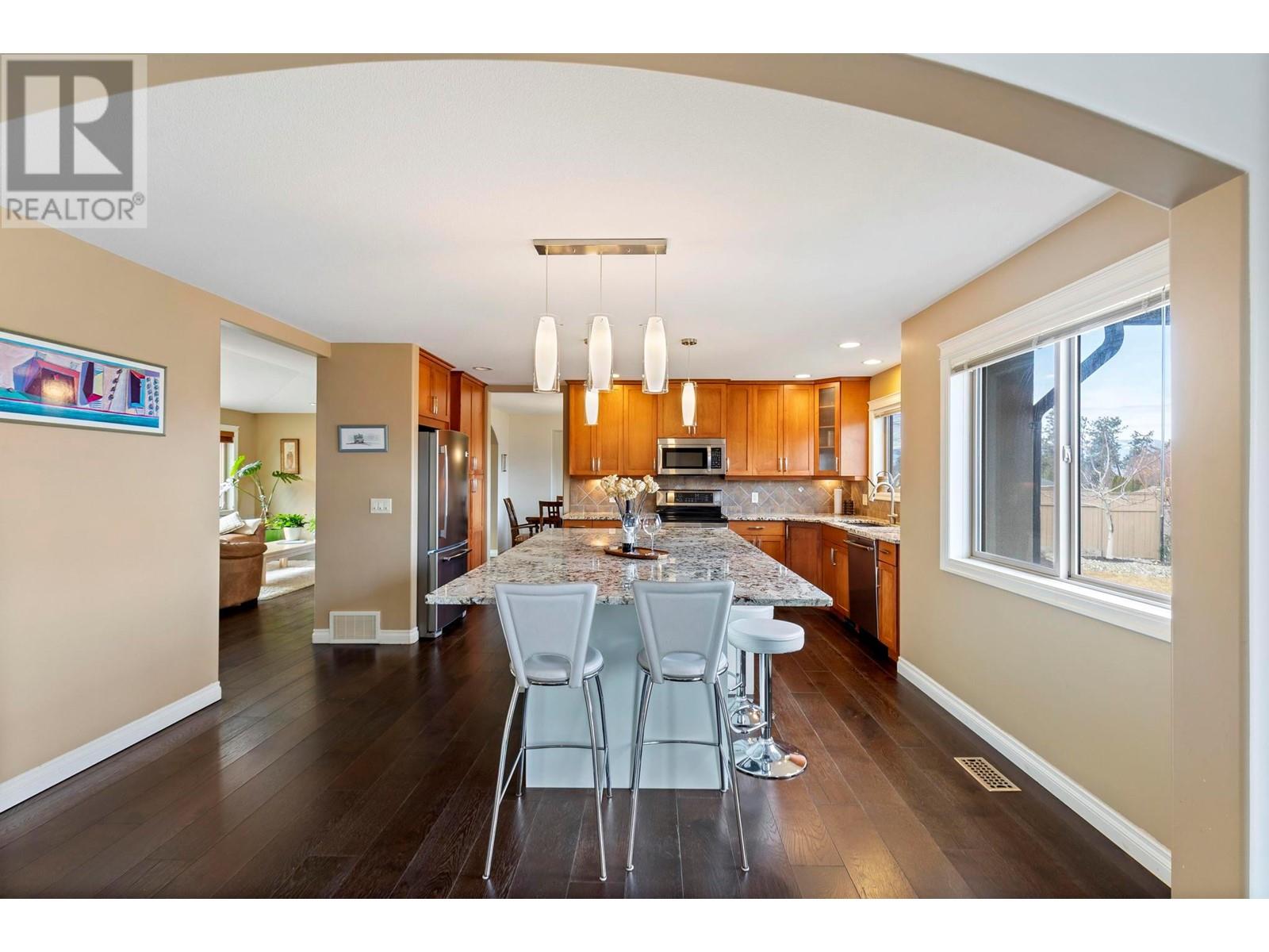 Property at 524 Curlew Drive image 5