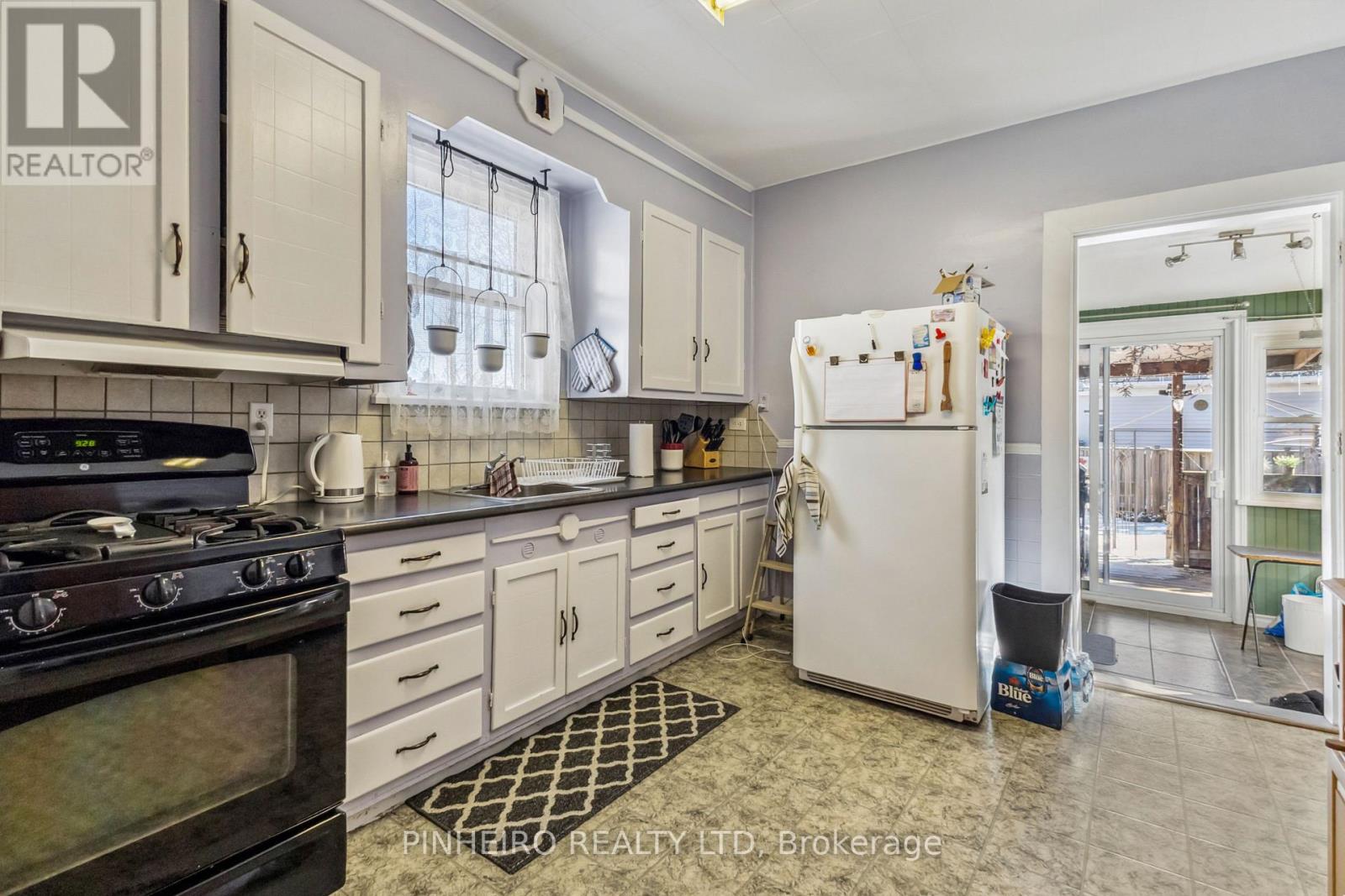 Photo 9 of 32 for 136 St Julien Street